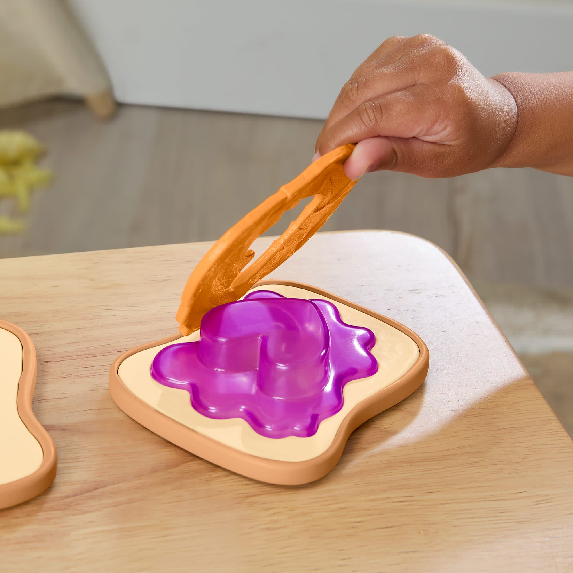 Fisher-Price Kamp Zamanı Sandviç Kutusu, Yürüme Çağındaki Çocuklar Için Yemek Temalı Oyun Seti, 9 Parça - Image 3