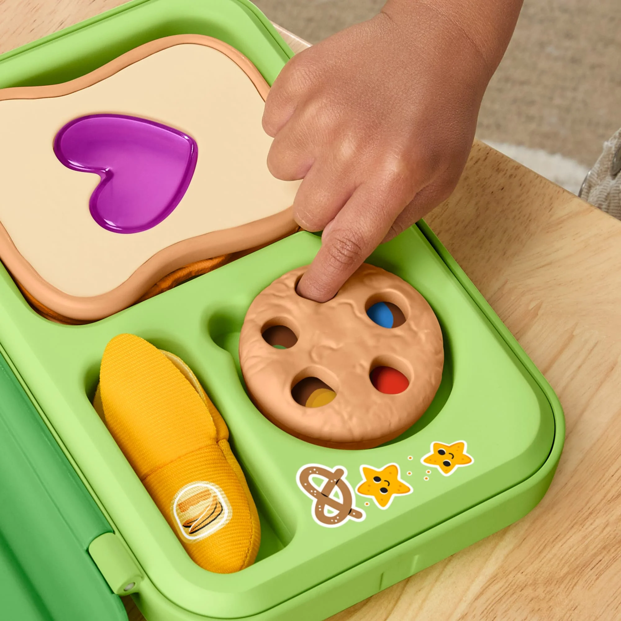 Fisher-Price Kamp Zamanı Sandviç Kutusu, Yürüme Çağındaki Çocuklar Için Yemek Temalı Oyun Seti, 9 Parça - Image 4