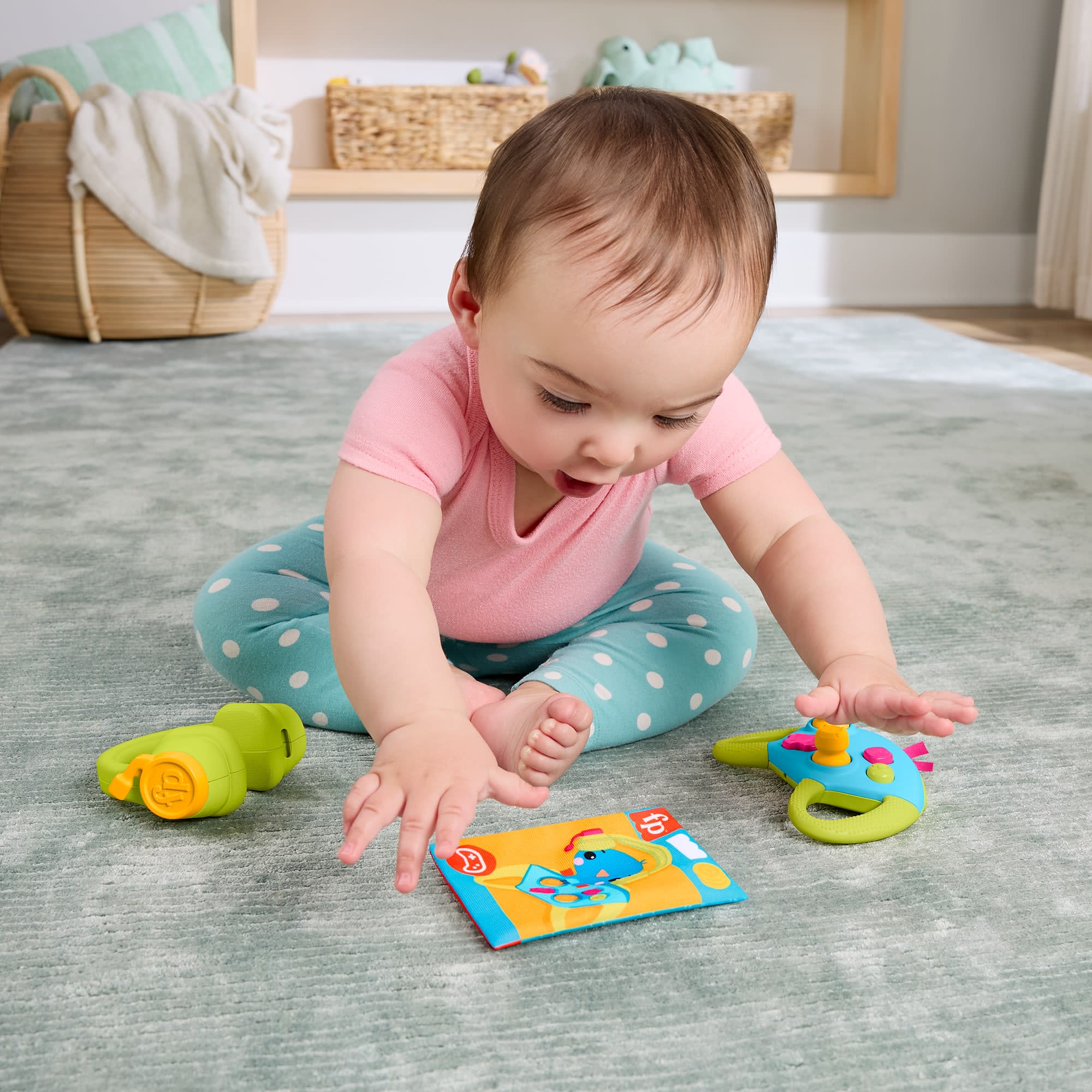 Fisher-Price Minik Oyuncu Hediye Seti, Yenidoğanlara Yönelik 3 Adet Gelişime Yardımcı Oyuncak - Image 2