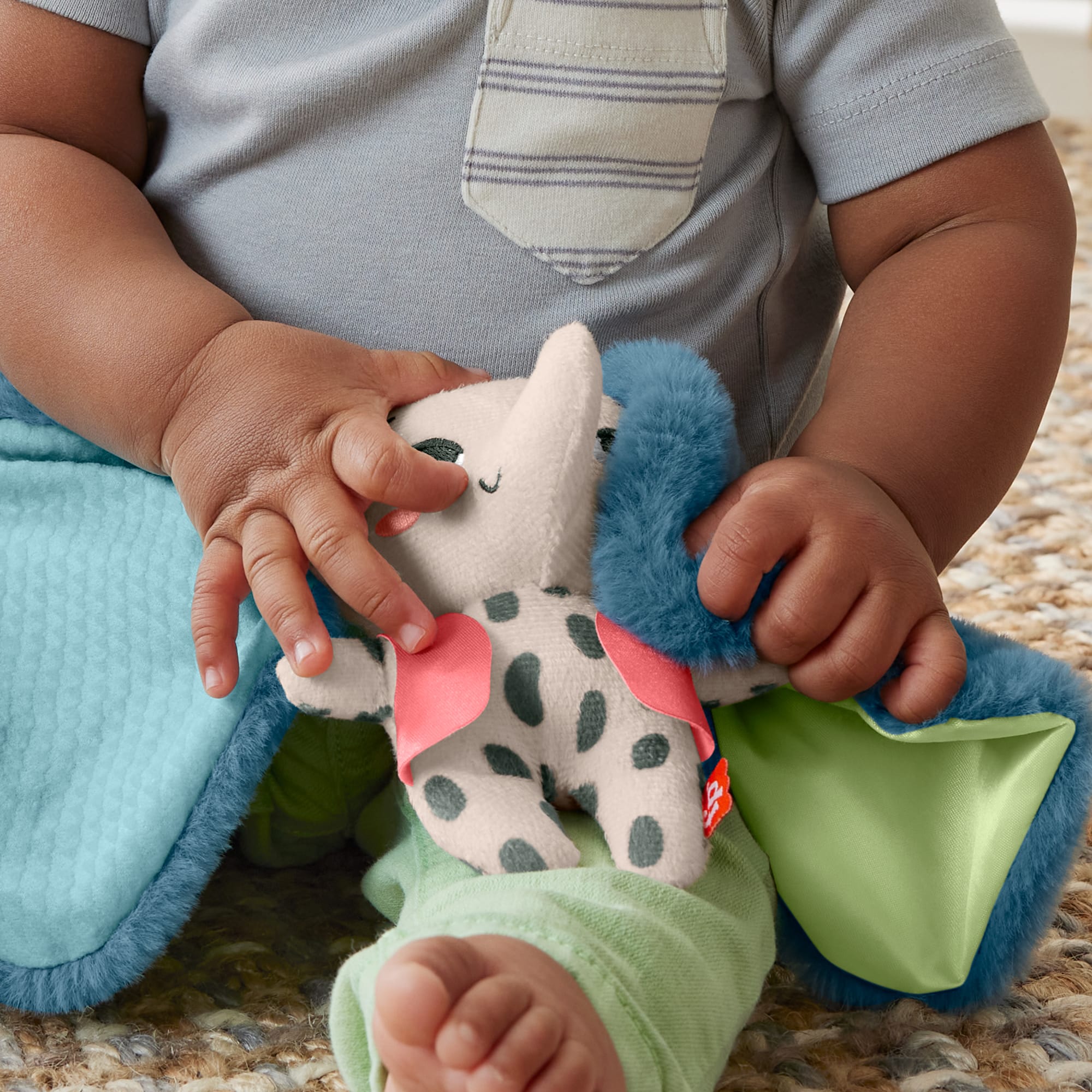 Fisher-Price Planet Friends Słonik Wielkouchy przyjaciel Sensoryczna zabawka dla dzieci - Image 4