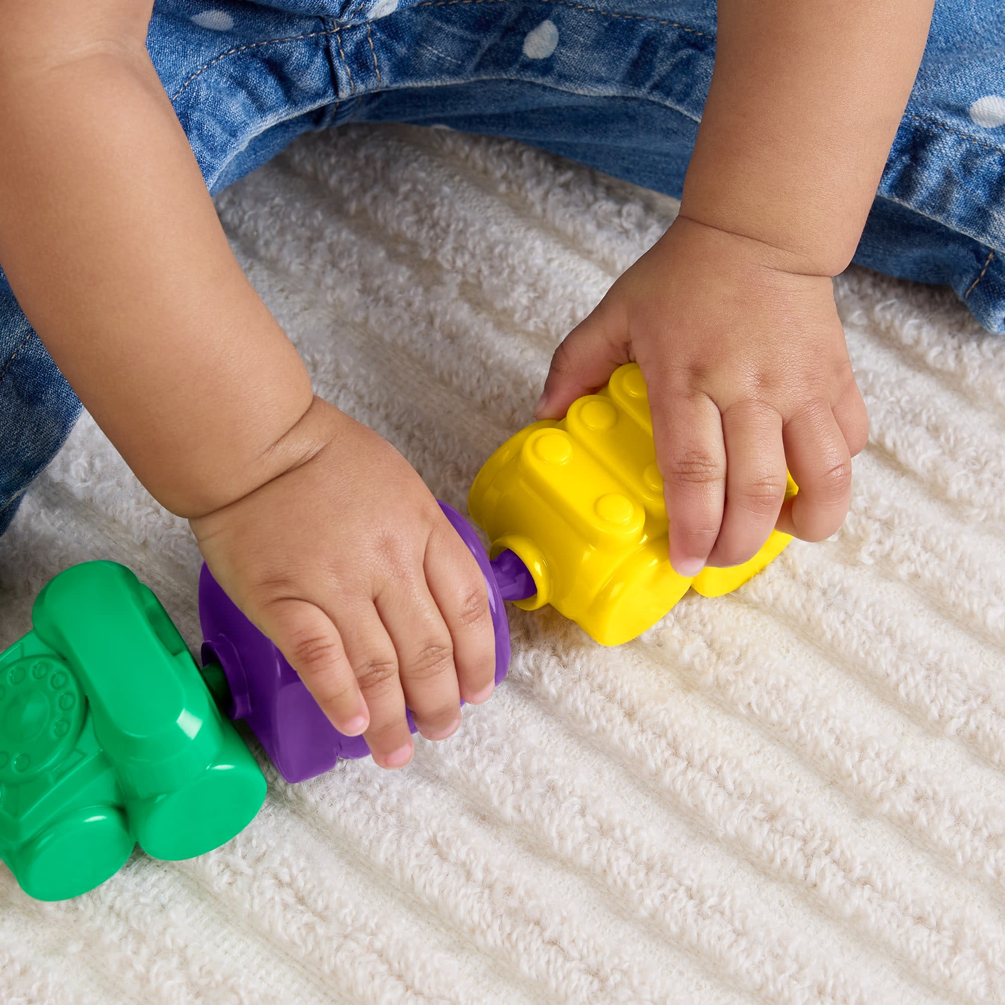 Fisher-Price Baby-Spielzeug Farbring-Pyramide Und Perlen Zum Zusammenstecken Set, Mattel Replay The Classics Kollektion - Image 4