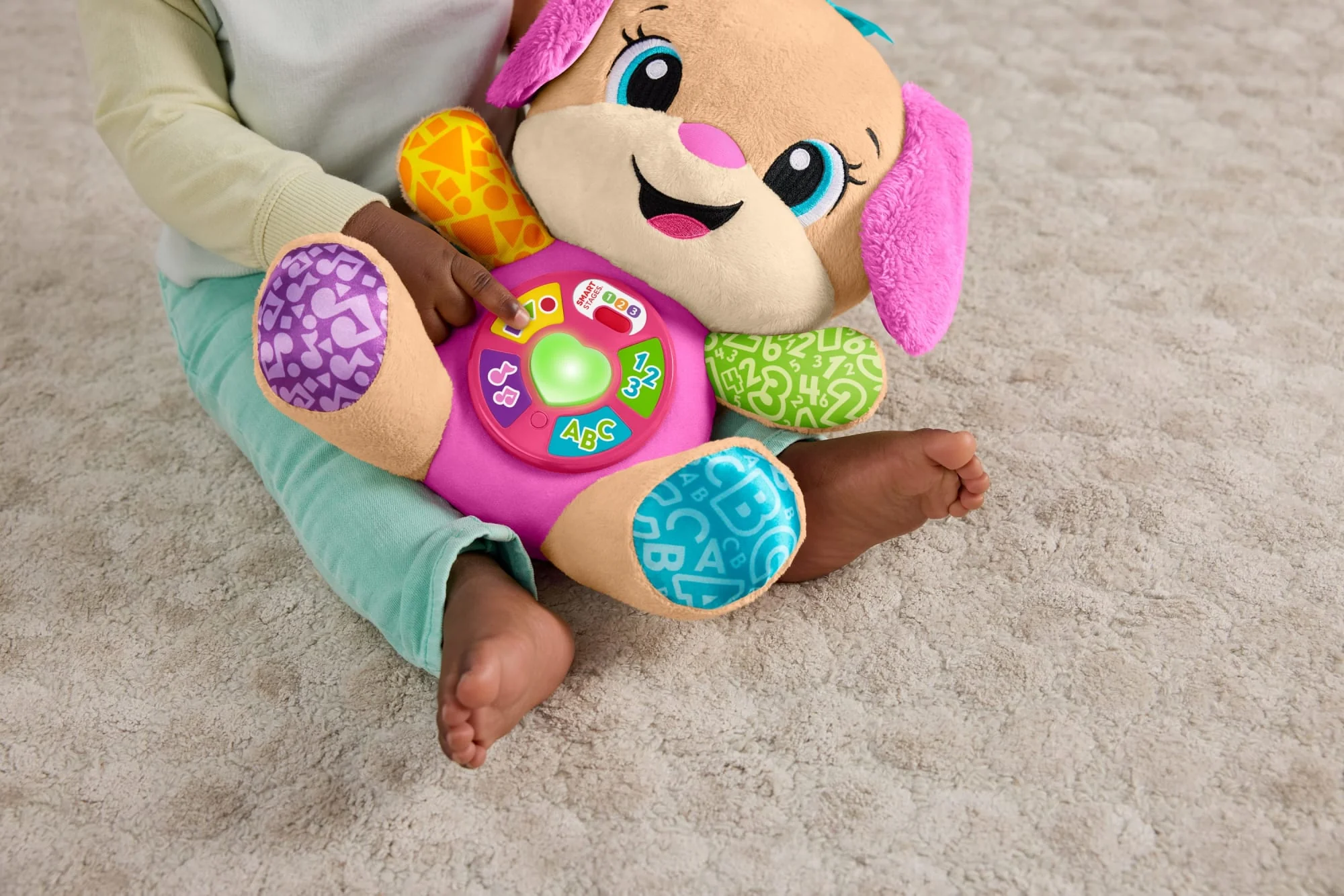 Fisher-Price „Ucz się i śmiej!” Siostrzyczka Szczeniaczka Uczniaczka Edukacyjna interaktywna zabawka Wersja wielojęzykowa Przytulanka piesek 6m+ - Image 5