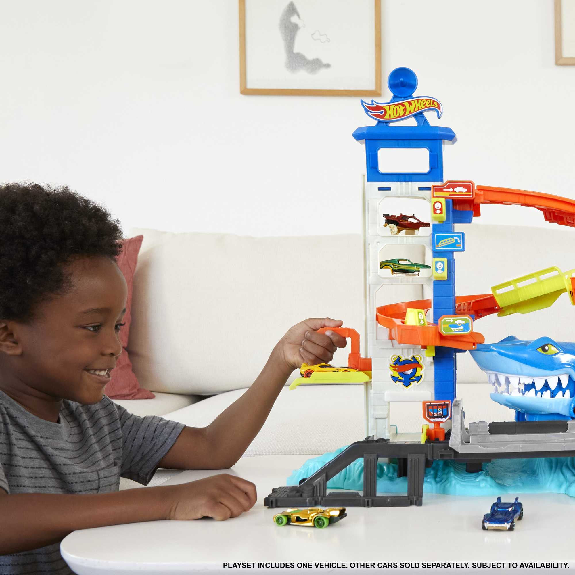 Hot Wheels Attacking Shark Escape Playset - Image 2
