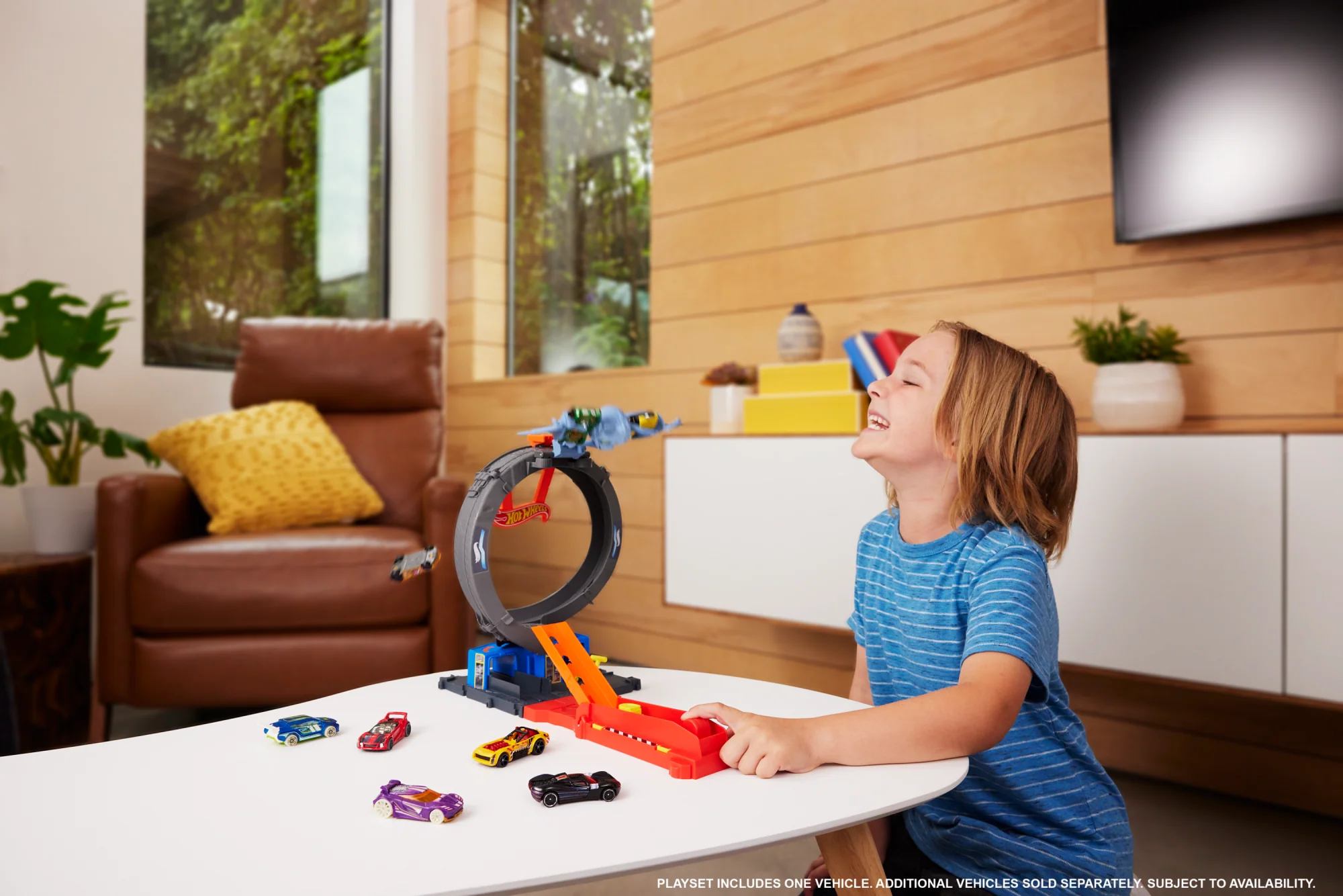 Hot Wheels City Bat Loop Attack Playset & 1:64 Scale Toy Car, Featured in The Series “Let's Race” - Image 2