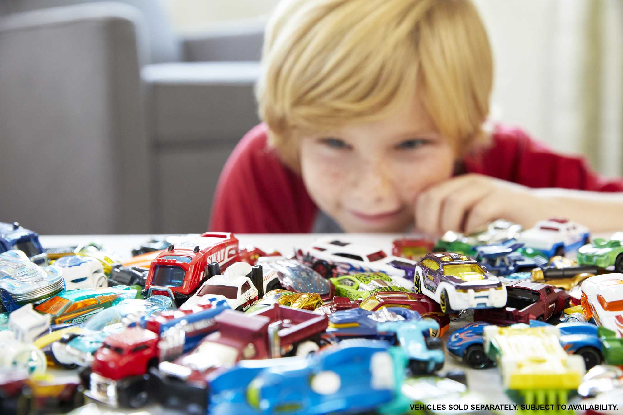 Hot Wheels Σετ Με 8 Αυτοκινητάκια & Φορτηγά Κλίμακας 1:64 Με 1 Αποκλειστικό Αυτοκινητάκι, Τα Σχέδια Μπορεί Να Διαφέρουν - Image 3