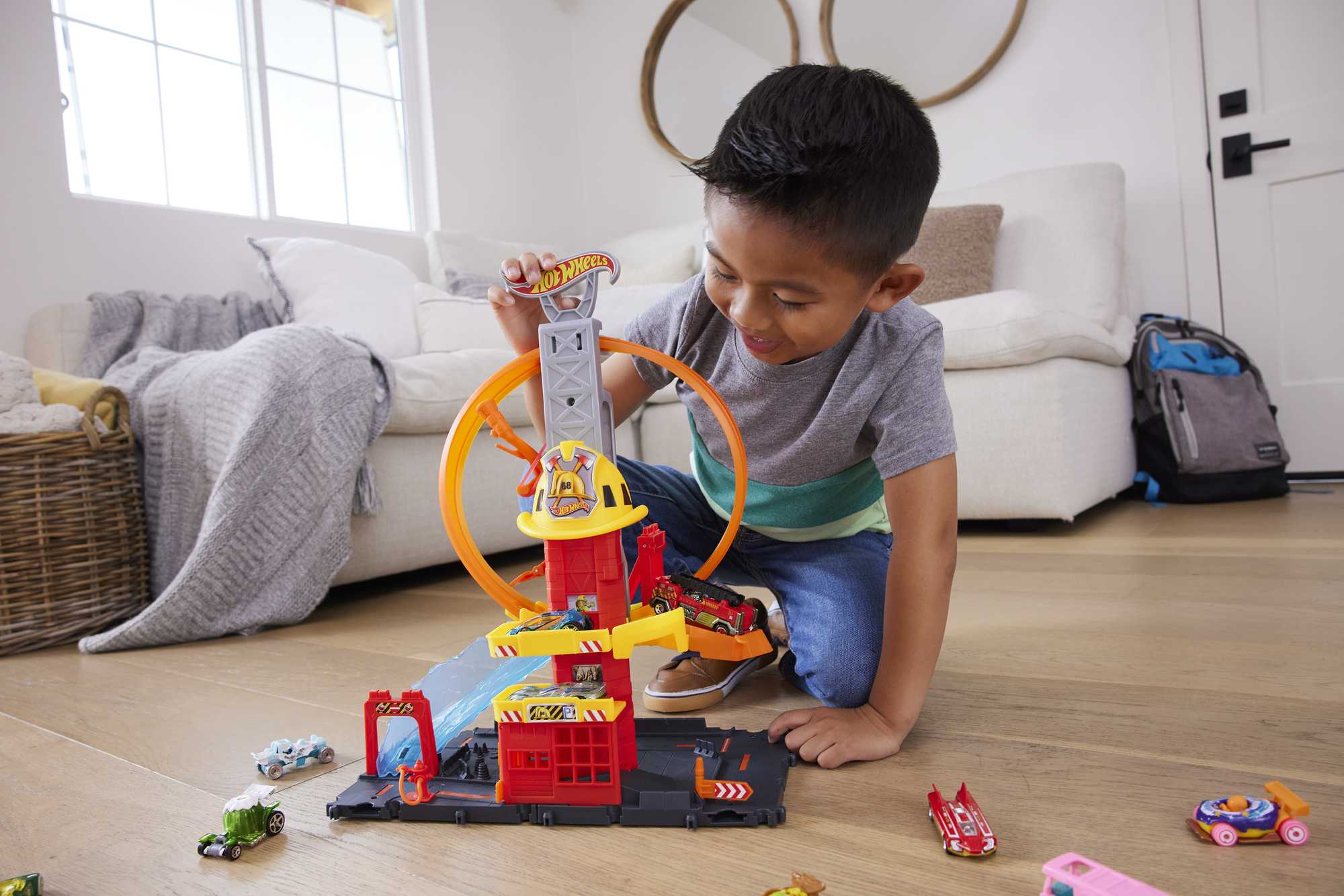Hot Wheels City Mega Looping Brandweerkazerne - Image 2