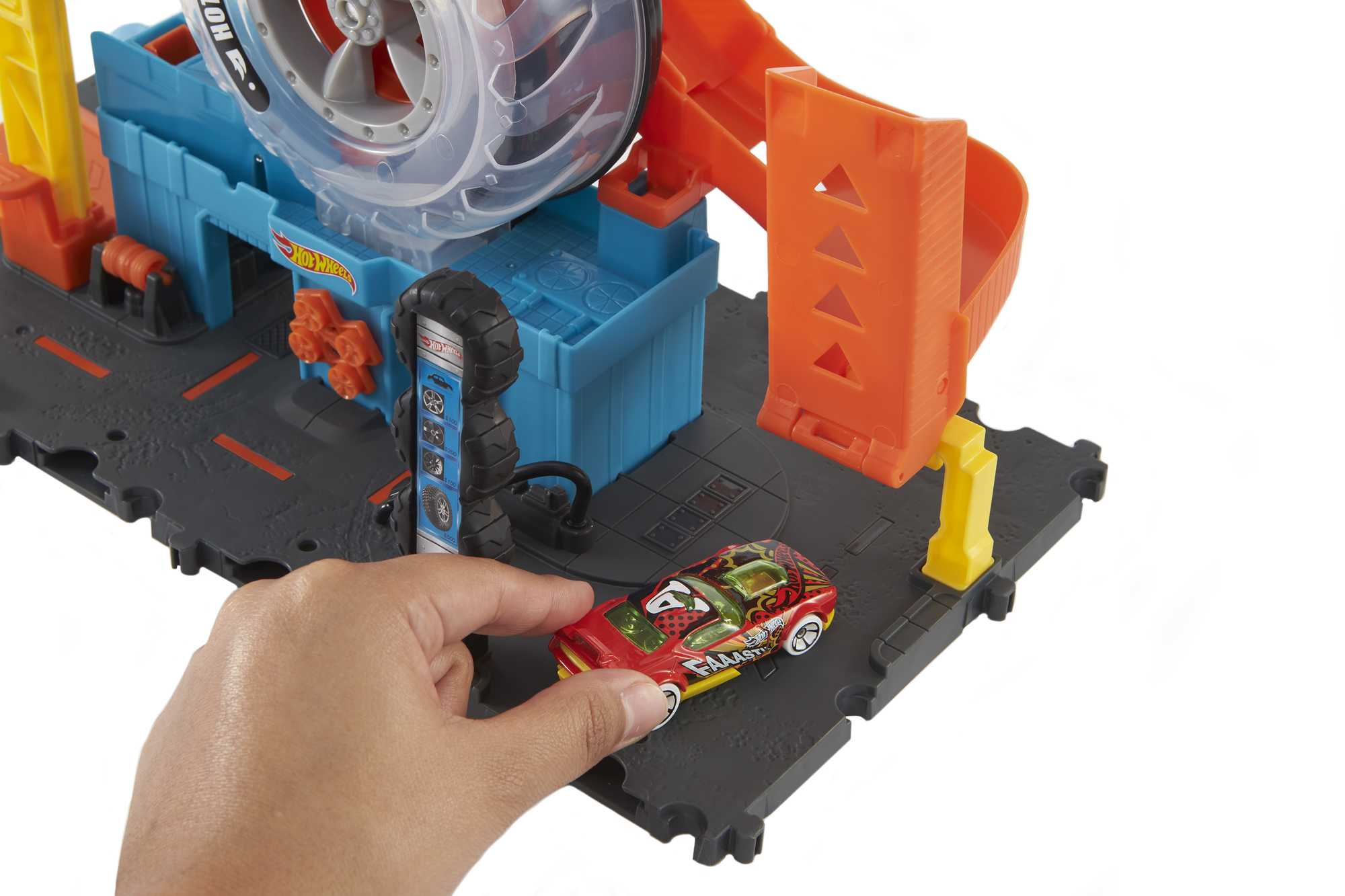 Hot Wheels® City Wyścigowy Warsztat opon Zestaw - Image 3