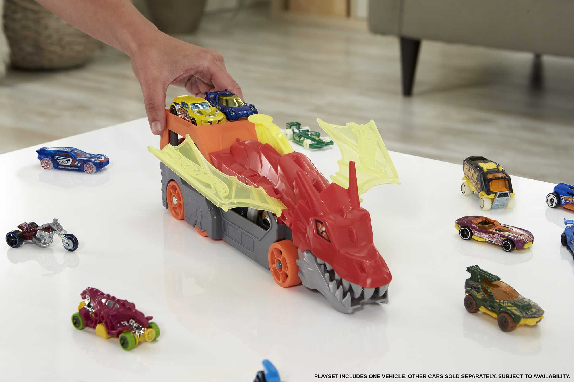 Hot Wheels City Dragon Launch Transporter, Spits Cars From Its Mouth, Gift For Kids 3 Years & Up - Image 2