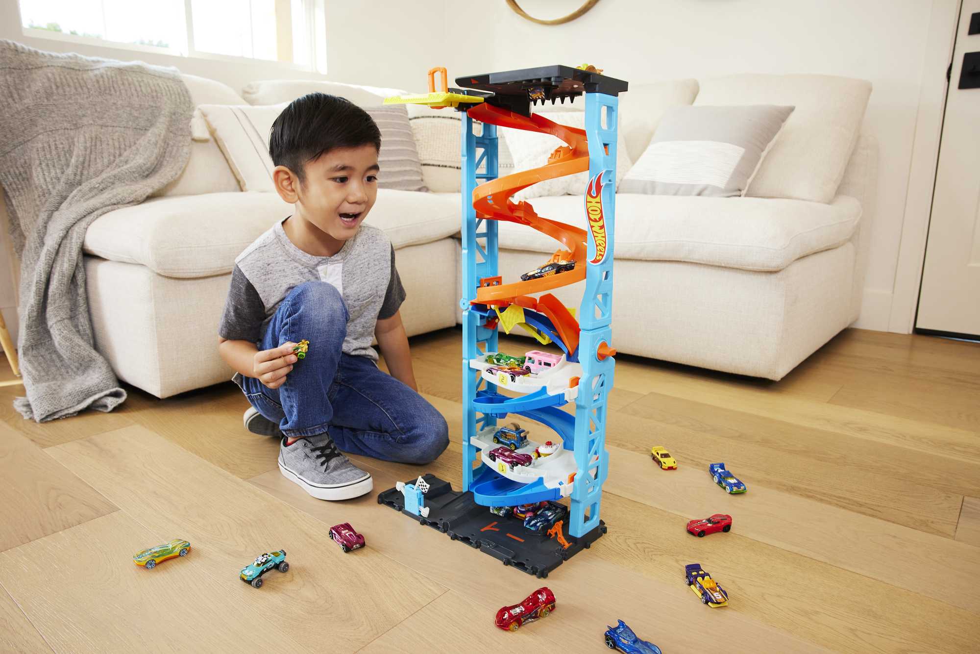 Hot Wheels® Heyecanlı Yarış Kulesi Oyun Seti - Image 2