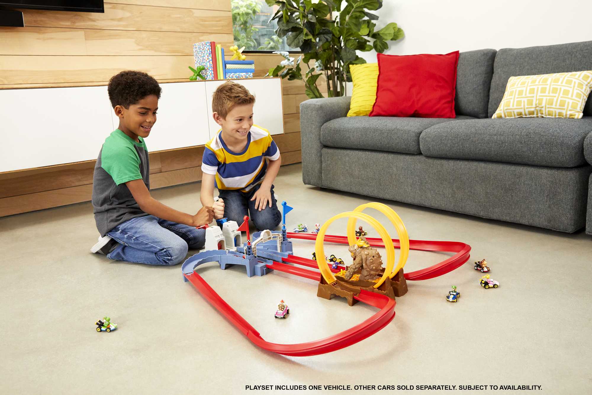 Hot Wheels MarioKart Bowsers Castle Chaos Playset - Image 2