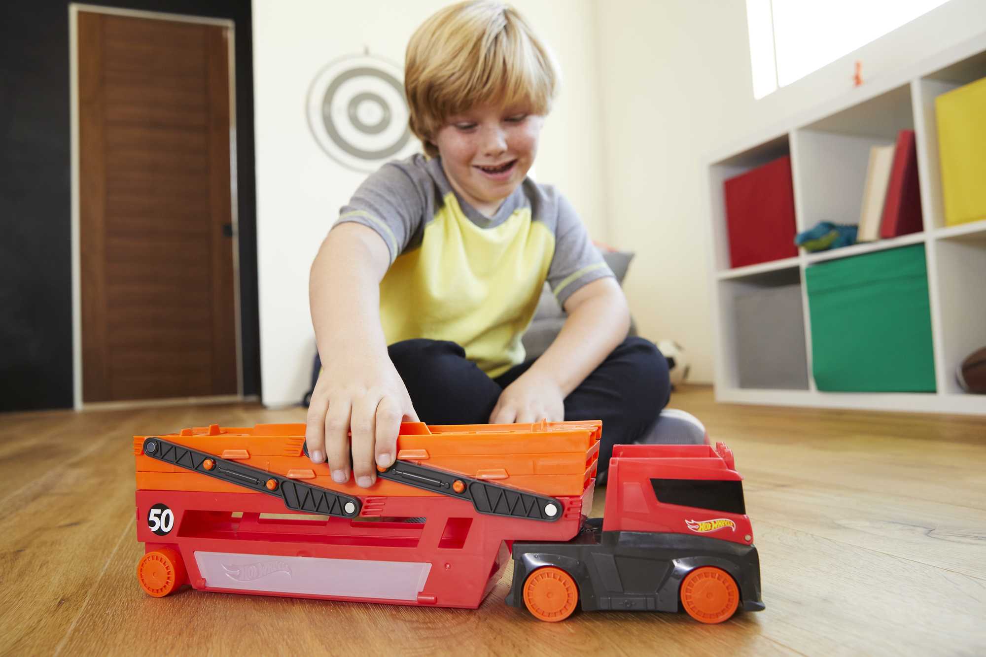 Hot Wheels Mega Hauler - Image 2