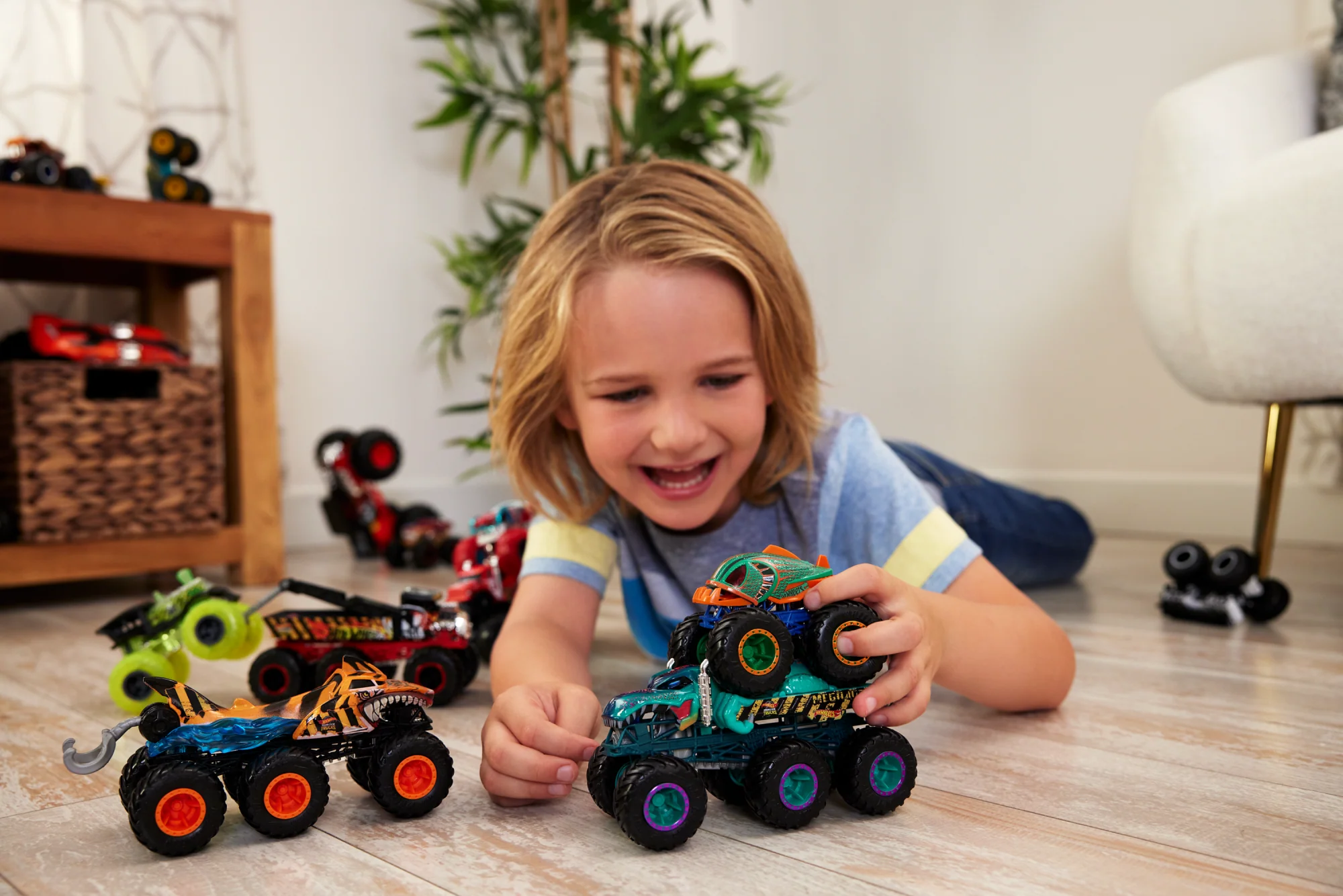 Hot Wheels Monster Trucks 6-kołowa ciężarówka 1:64 Asortyment - Image 2