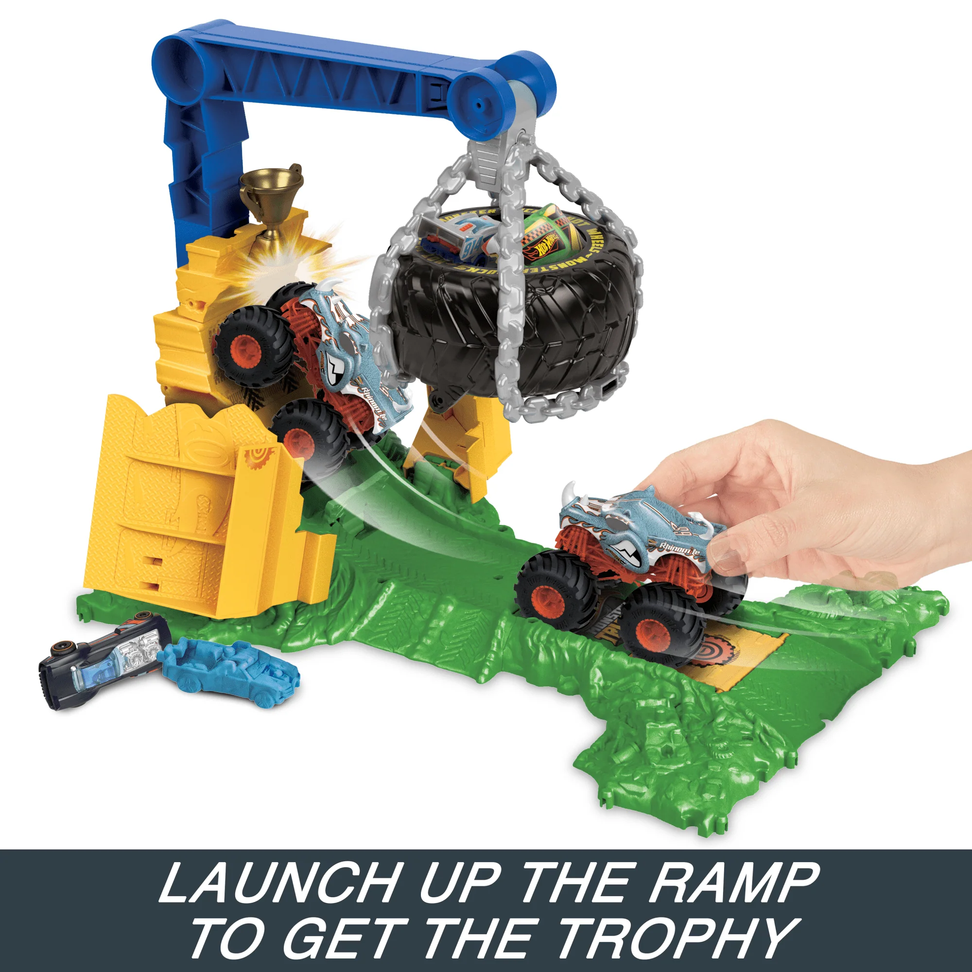 Hot Wheels Monster Trucks Rhinomite Chargin’ Challenge Playset With 1 Toy Truck & 2 Crushed Cars - Image 3