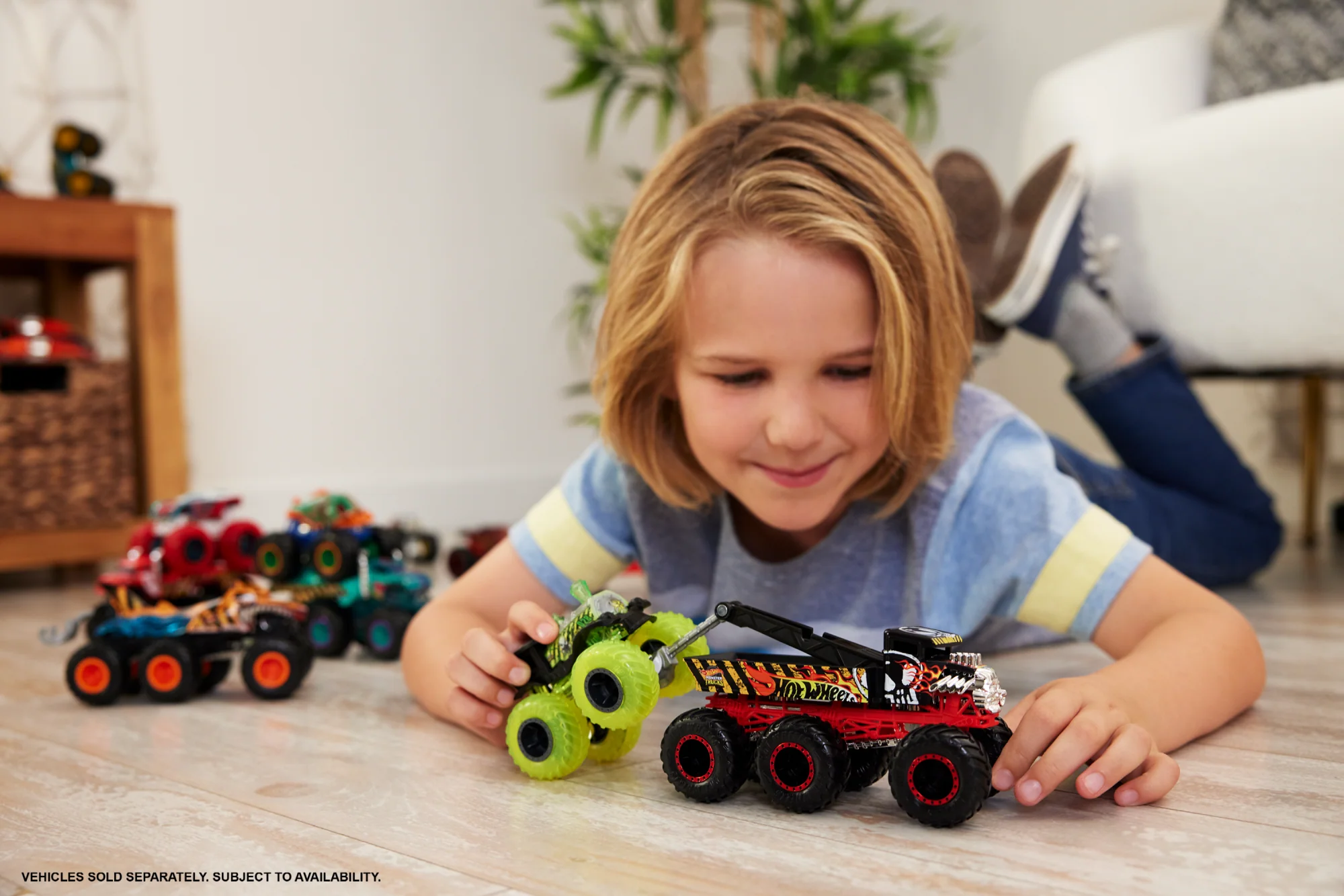 Hot Wheels Monster Trucks Big Rigs, 1:64 Scale Die-Cast Toy Truck With 6 Wheels (Styles May Vary) - Image 2