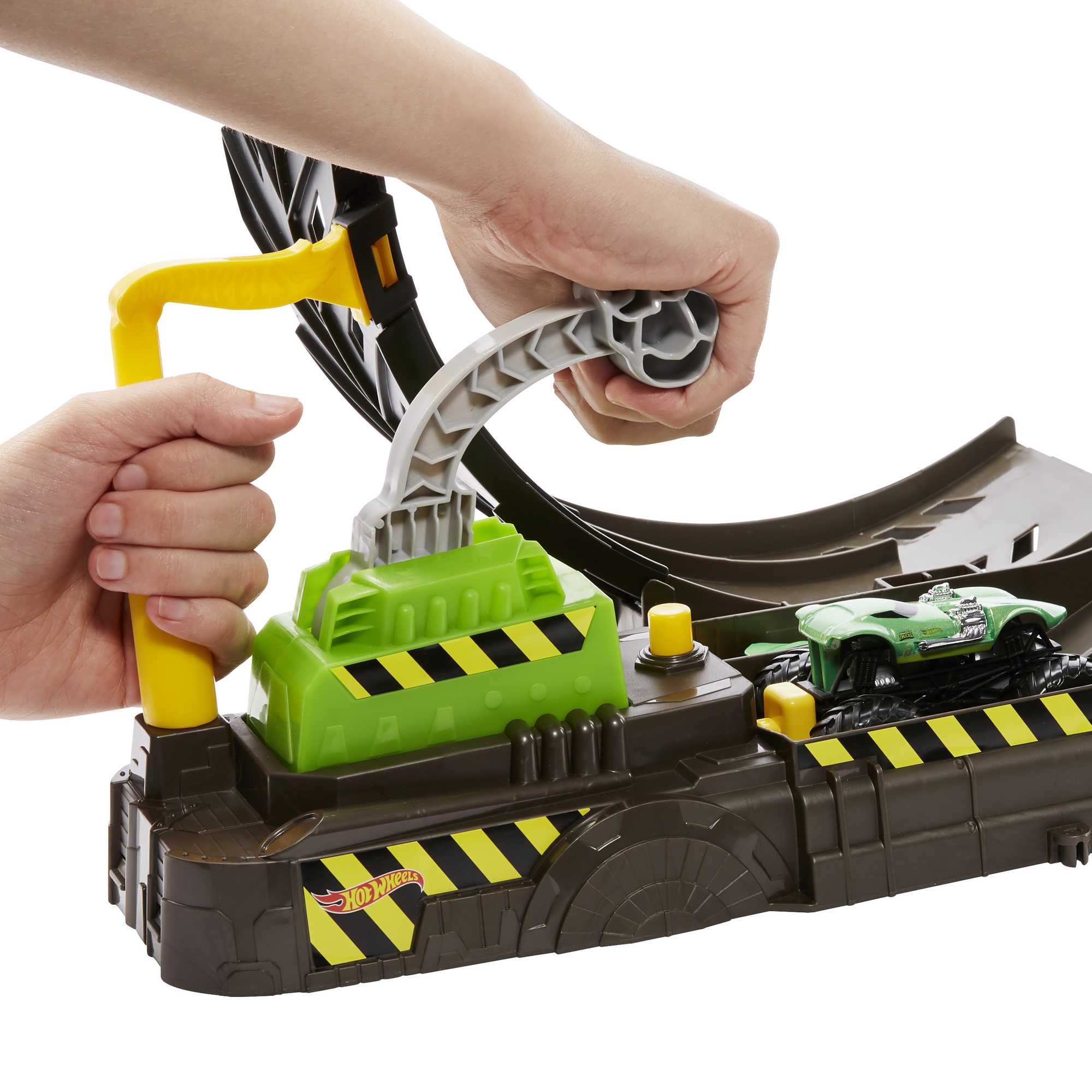 Hot Wheels Monster Trucks Epic Loop Challenge Playset - Image 4