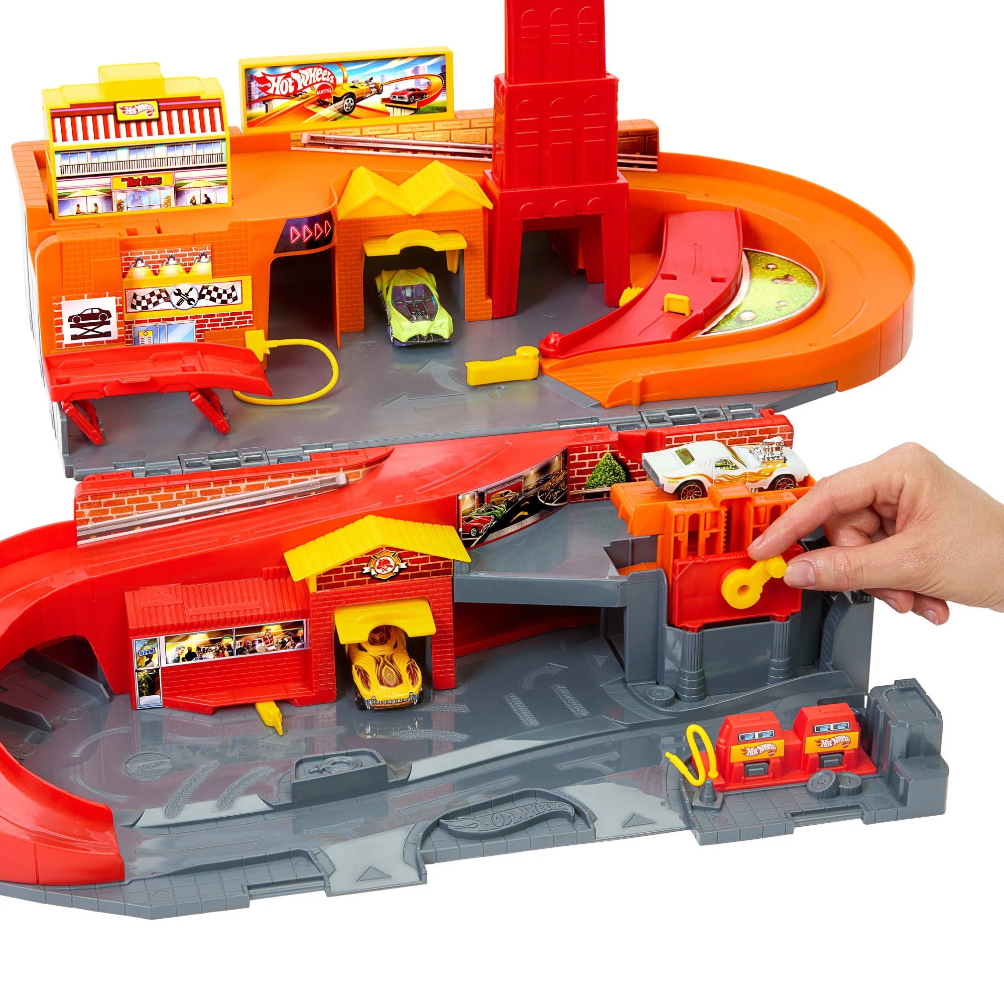 Hot Wheels Rajdowe miasto Przenośny zestaw, 3 metalowe autka w skali 1:64 i tor Szybki klik Zabawka 3+ - Image 3