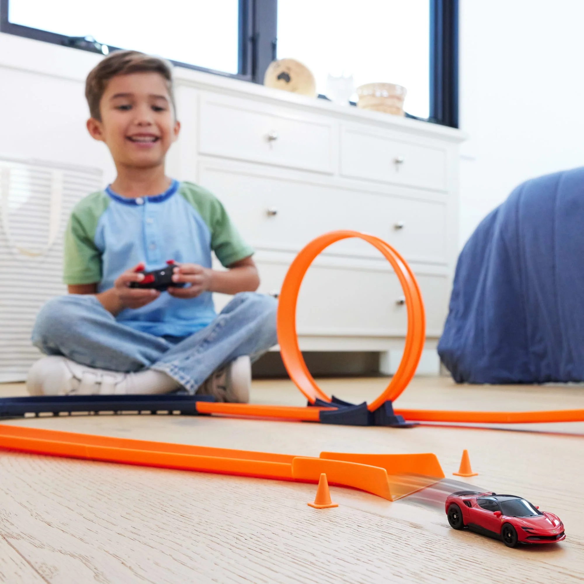 Coche Teledirigido A Pilas Ferrari Sf90 Stradale Assetto Fiorano De Hot Wheels RC A Escala 1:64 - Image 2