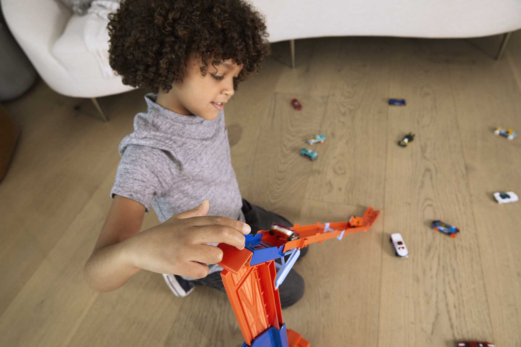 Hot Wheels® Şehri Hız Rampalı Tır - Image 2