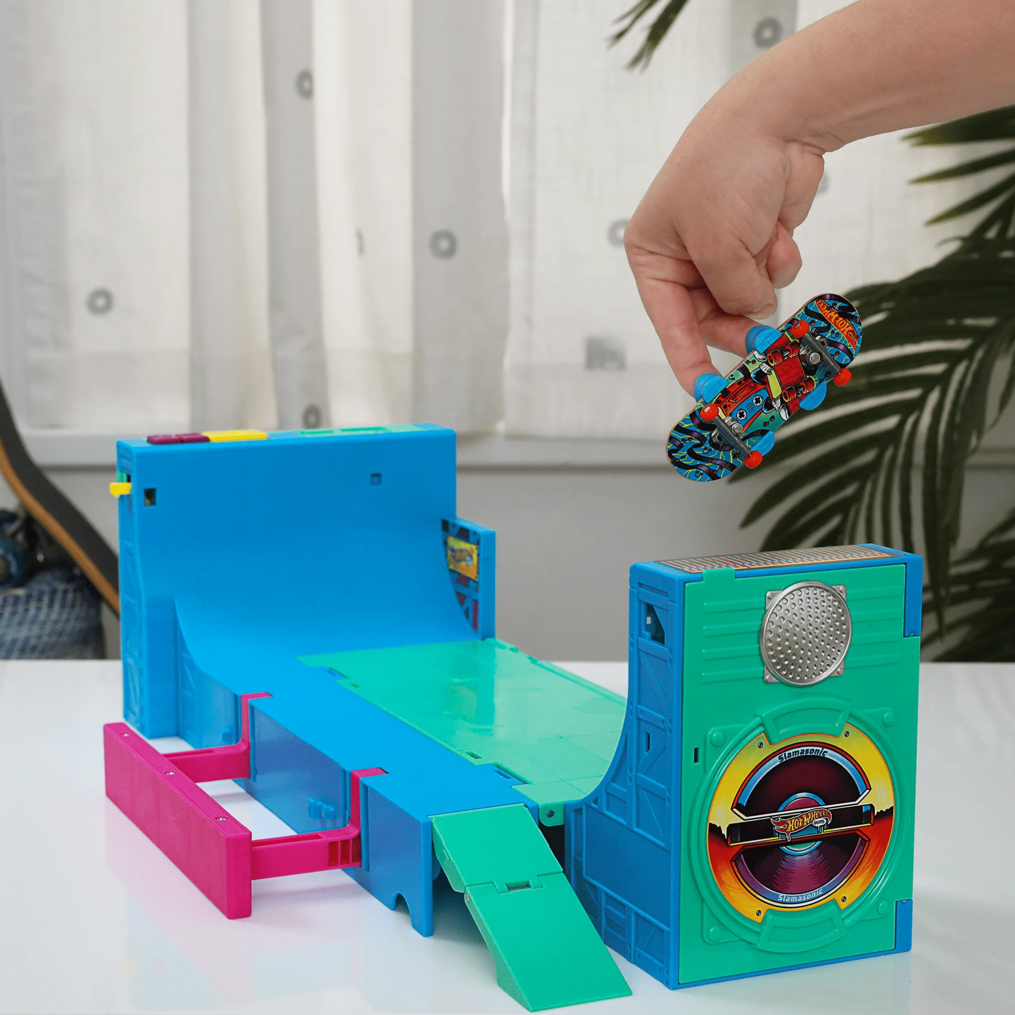 Hot Wheels Skate Gettoblaster Skatepark, Speelset Met 1 Exclusief Vingerboard En Skateschoenen - Image 2