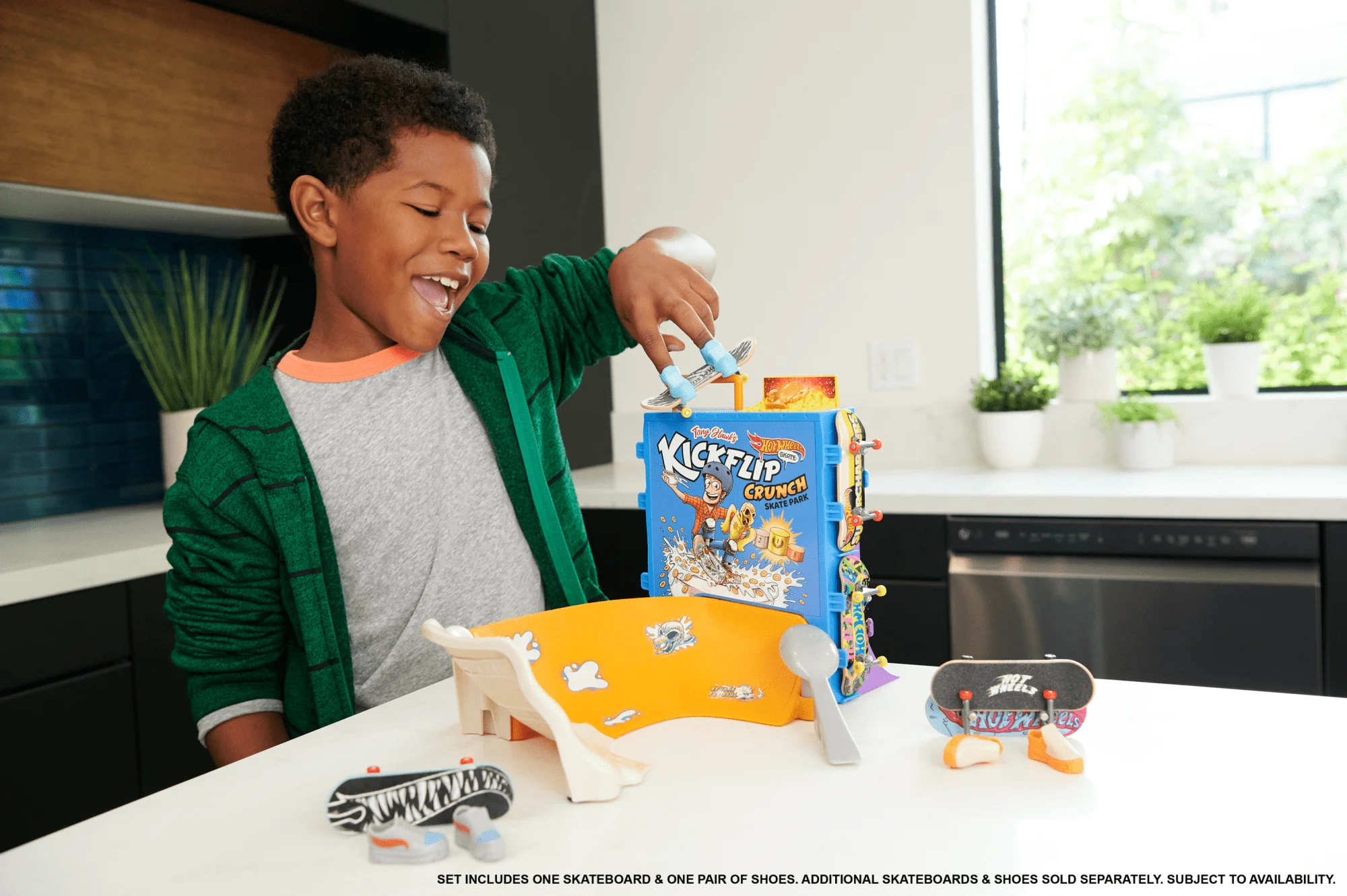 Hot Wheels Skate Tony Hawk Cereal Skate Bowl Fingerboard Set With 1 Exclusive Board & Pair Of Skate Shoes - Image 2