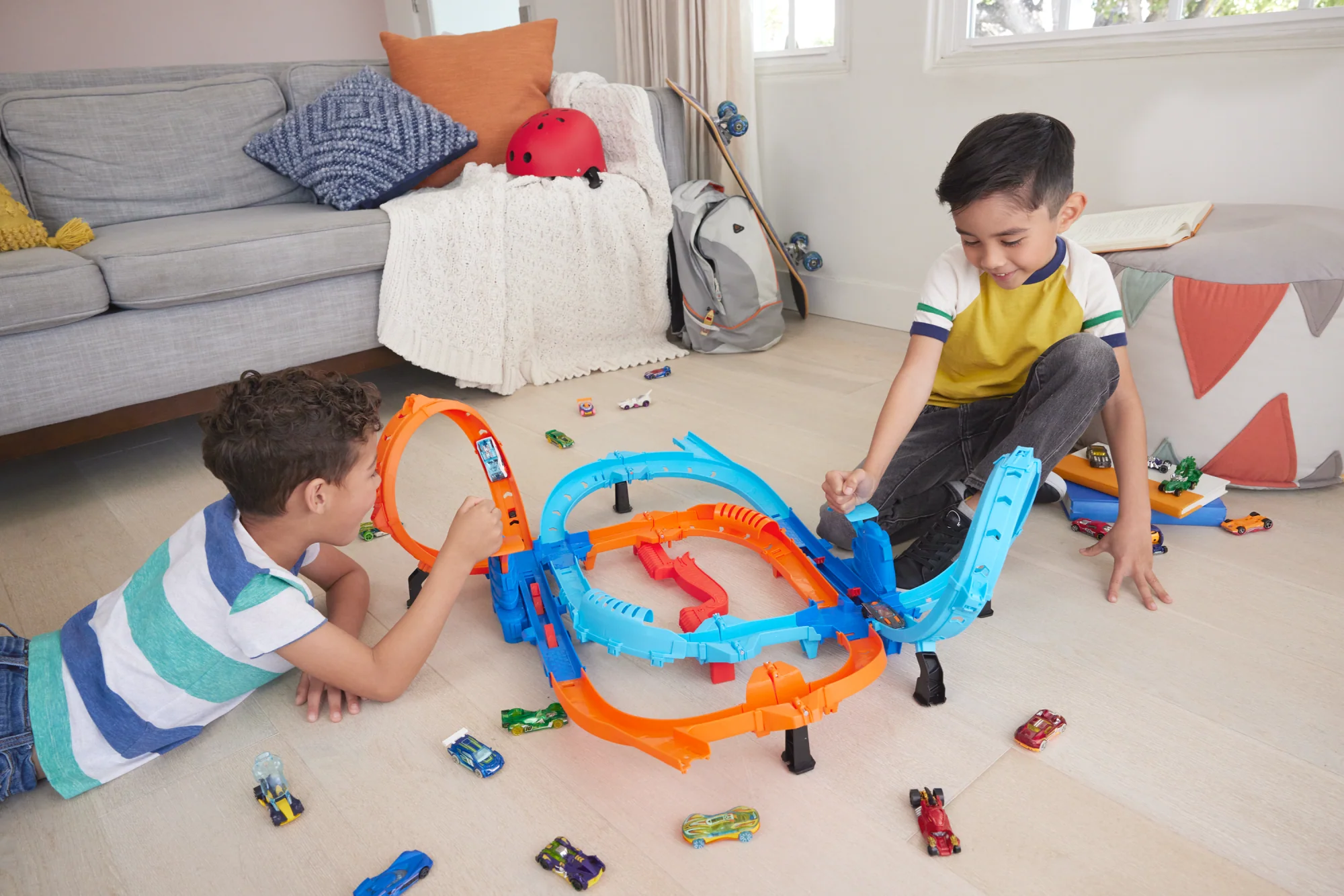 Conjunto De Pista Lanzamiento De Confrontación De Ultra Hots De Hot Wheels Con 2 Coches A Escala 1:64 - Image 2