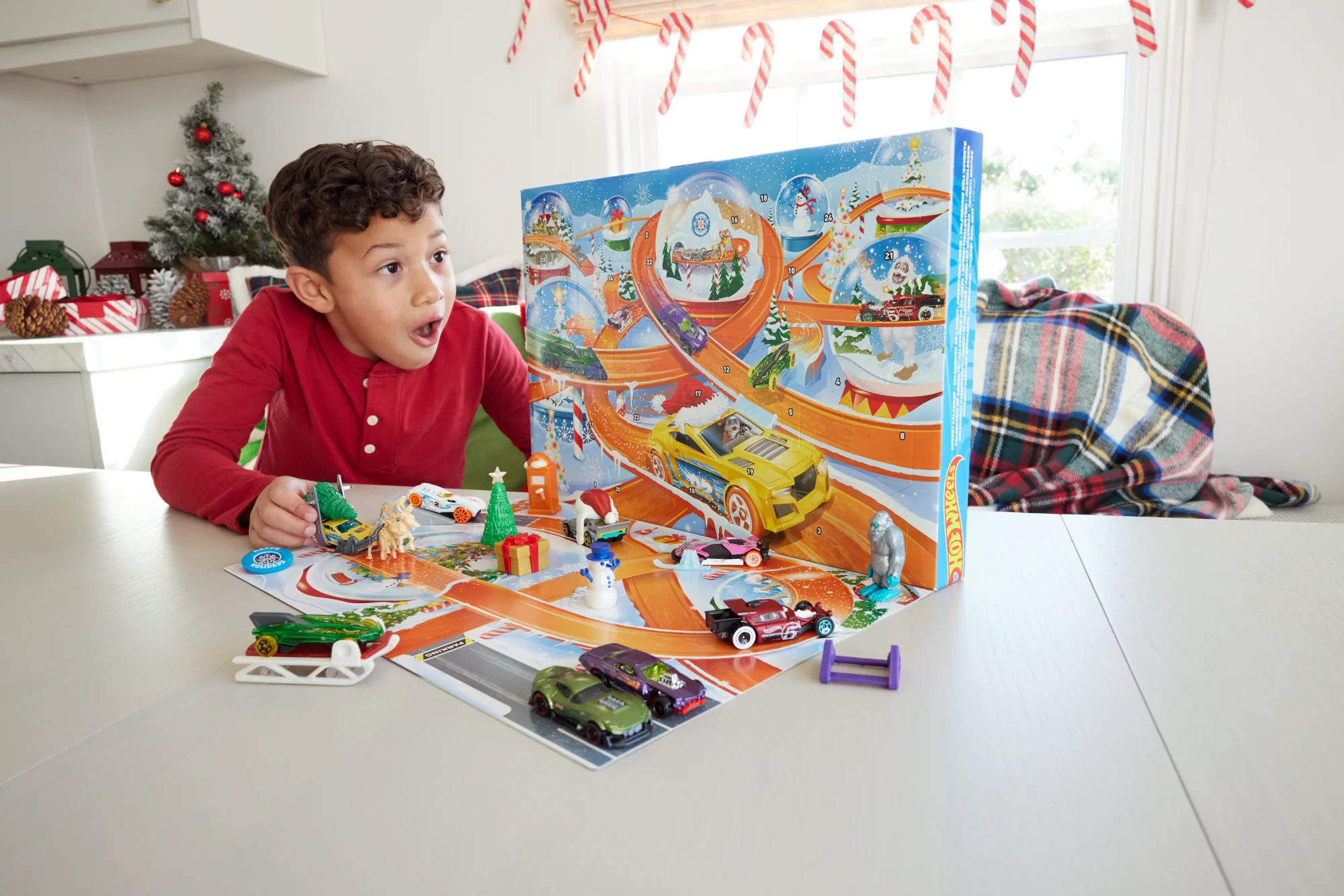 Hot Wheels-Calendrier De L’Avent 2024-8 Voitures Et 16 Accessoires - Image 2