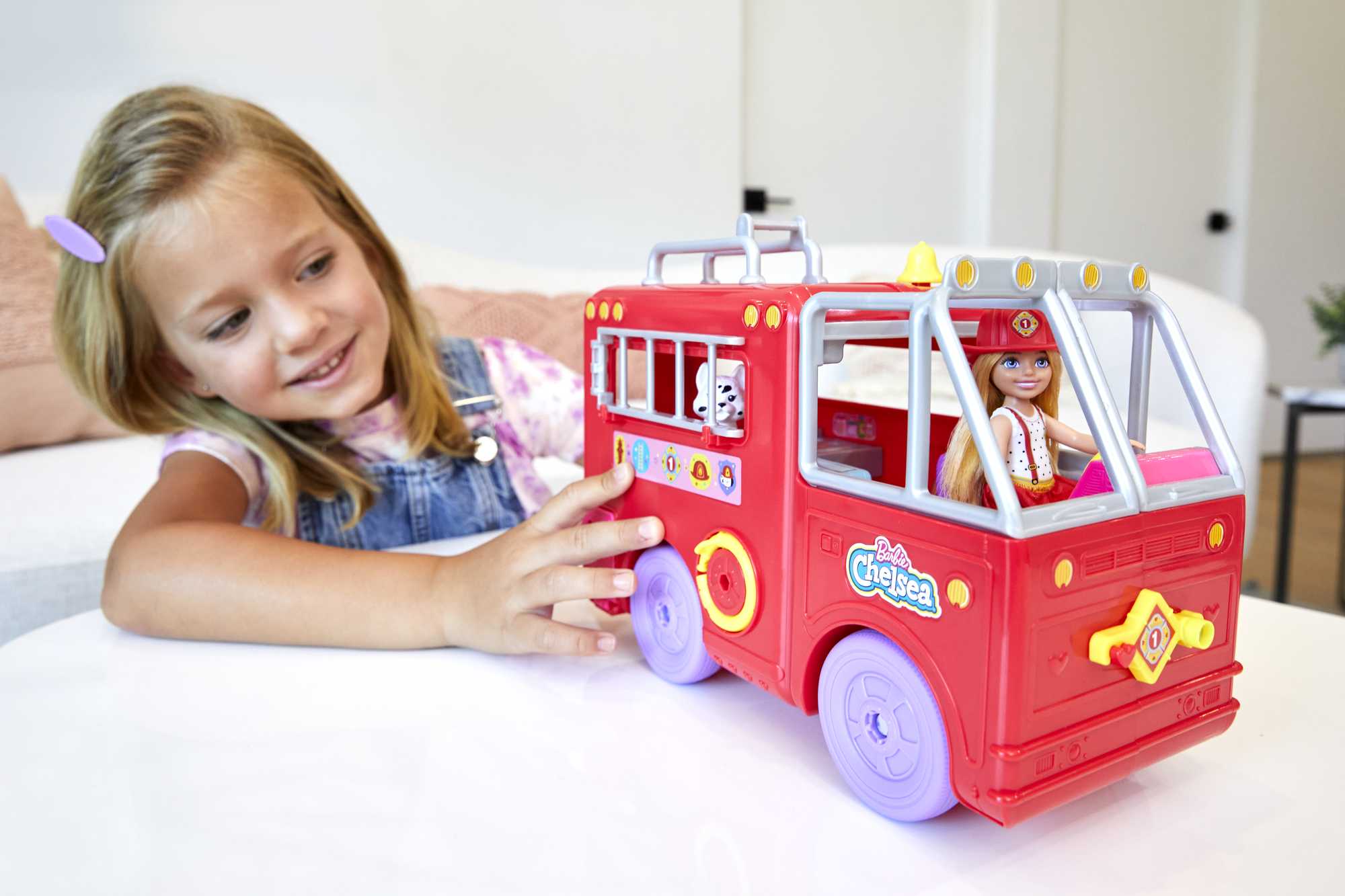 Набор игровой Barbie Челси и пожарная машина - Image 2