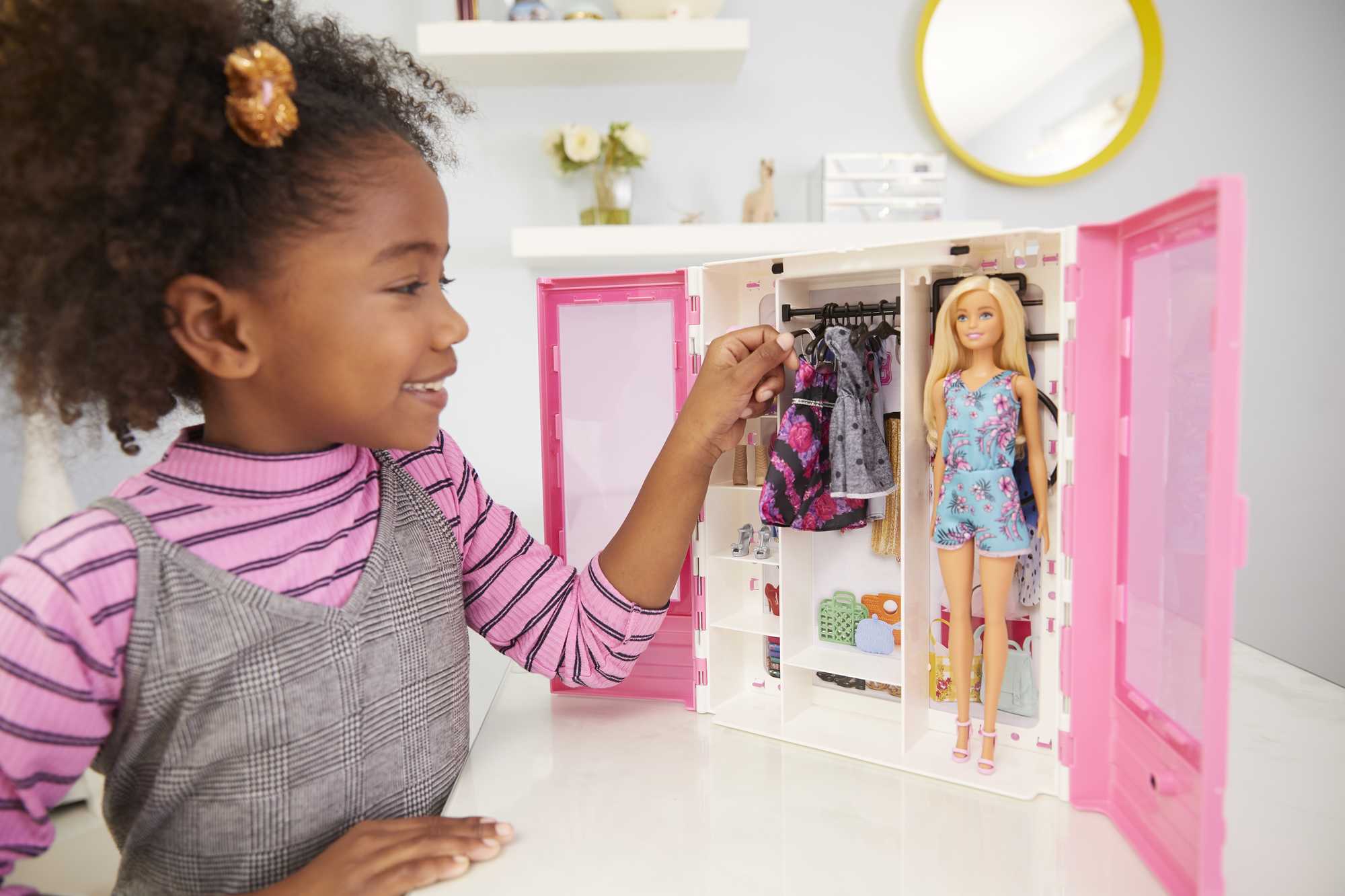 Набор игровой Barbie Гардероб мечты (с куклой) - Image 2