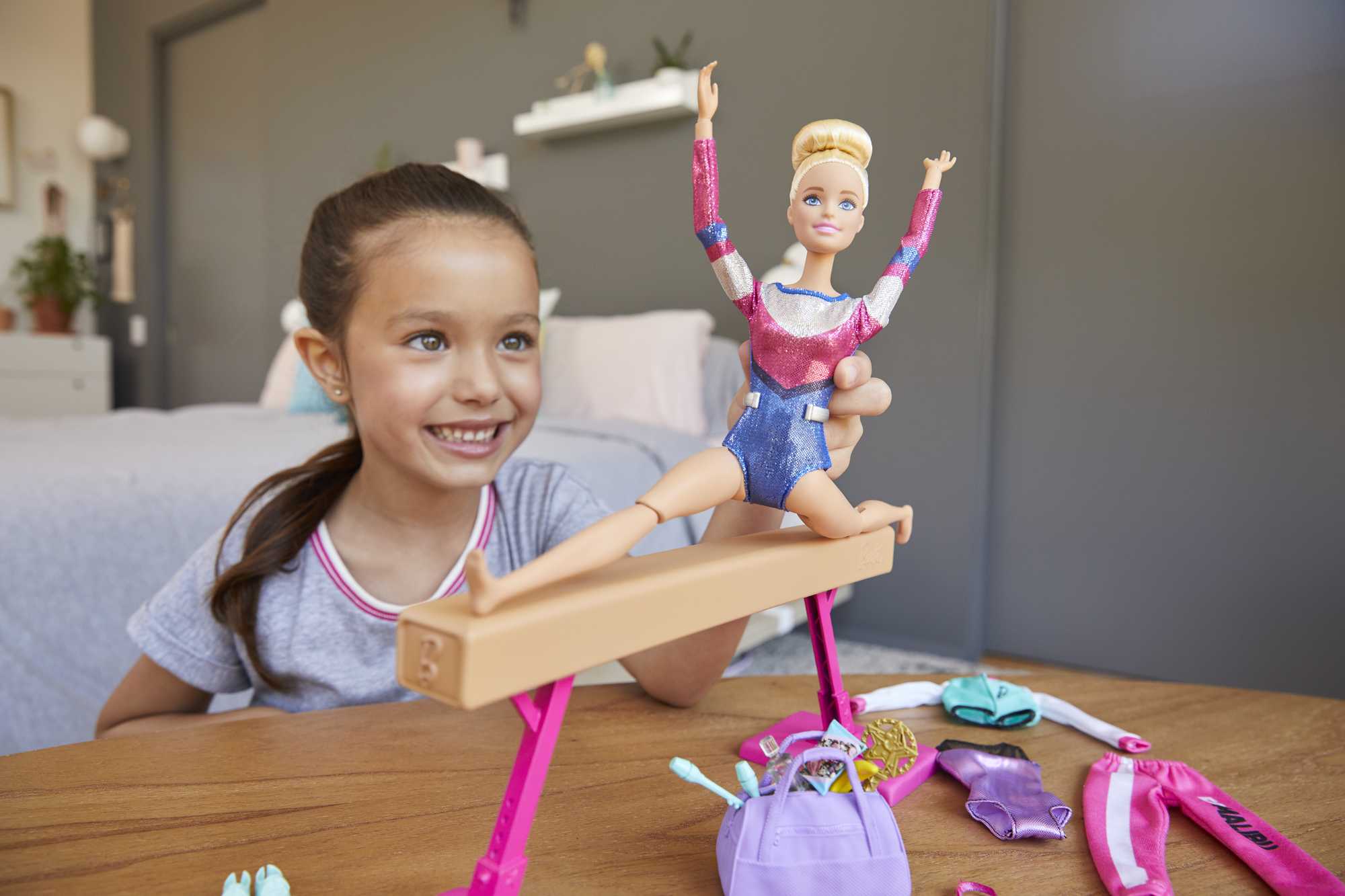 Набор игровой Barbie Кем быть? Гимнастка кукла с аксессуарами - Image 2