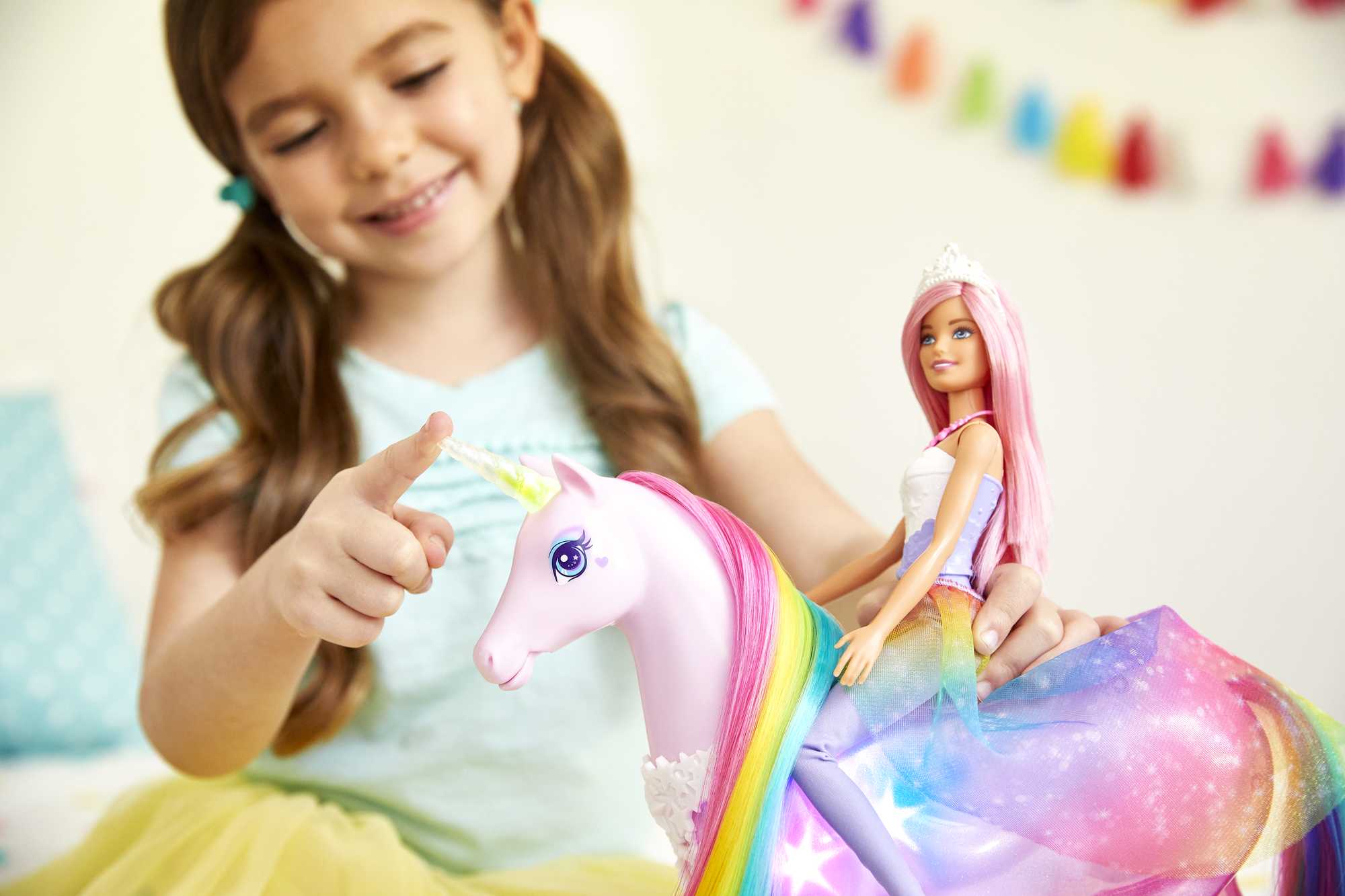 Набор игровой Barbie Дримтопия Принцесса и Радужный единорог - Image 2