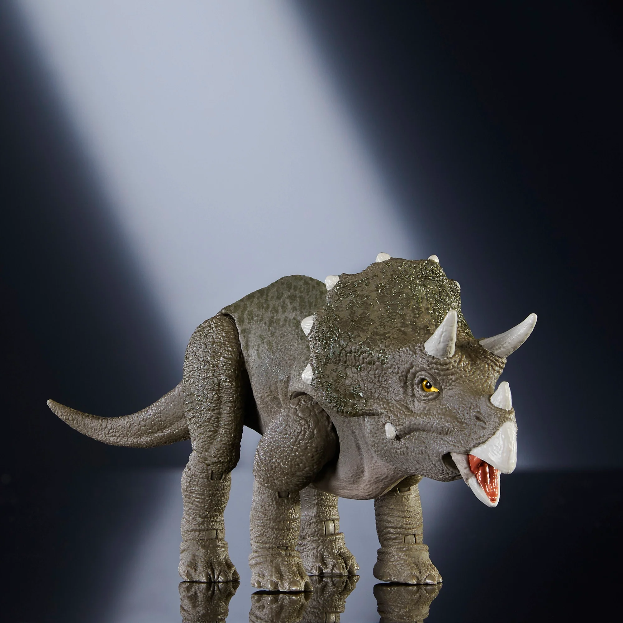 Figura De Acción De Dinosaurio Tricerátops Joven De La Colección Hammond De Jurassic World Con 14 Puntos De Articulación - Image 3