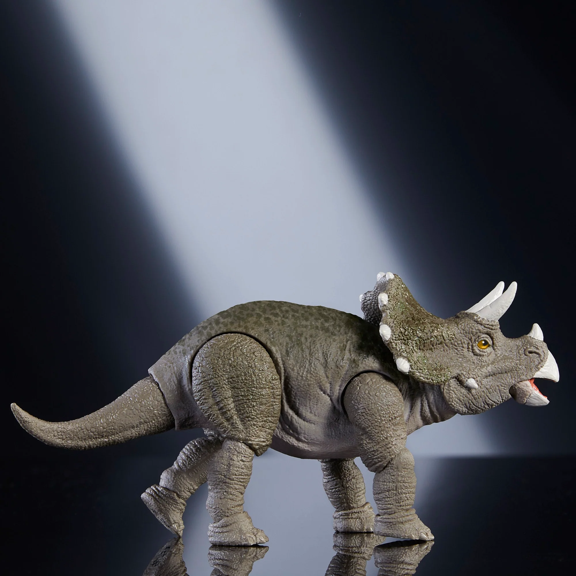 Figura De Acción De Dinosaurio Tricerátops Joven De La Colección Hammond De Jurassic World Con 14 Puntos De Articulación - Image 4