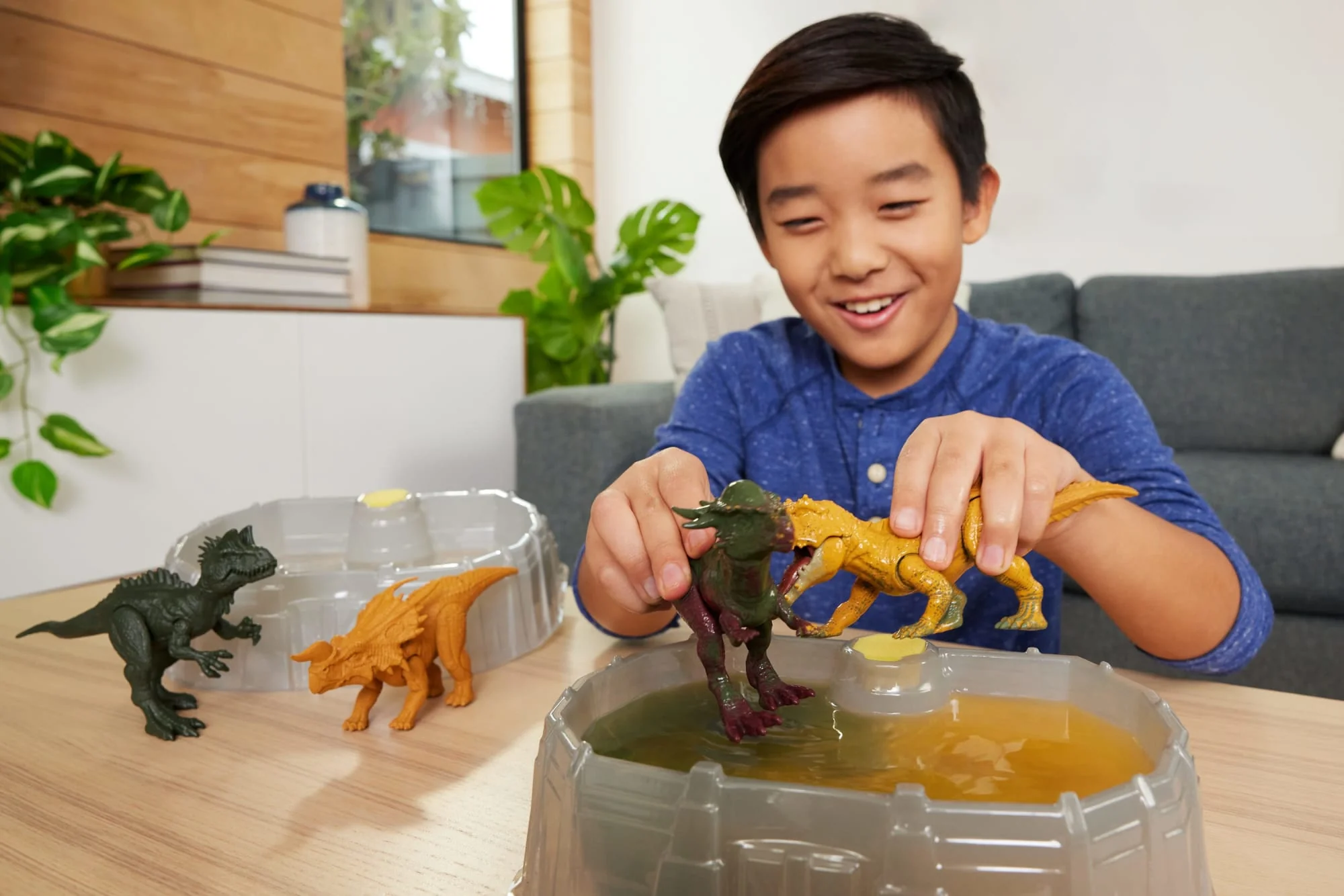 2 Dinosaurios De Juguete Dino Reveal De Jurassic World Con Un Campo De Batalla, La Decoración Cambia Con Agua Tibia - Image 2