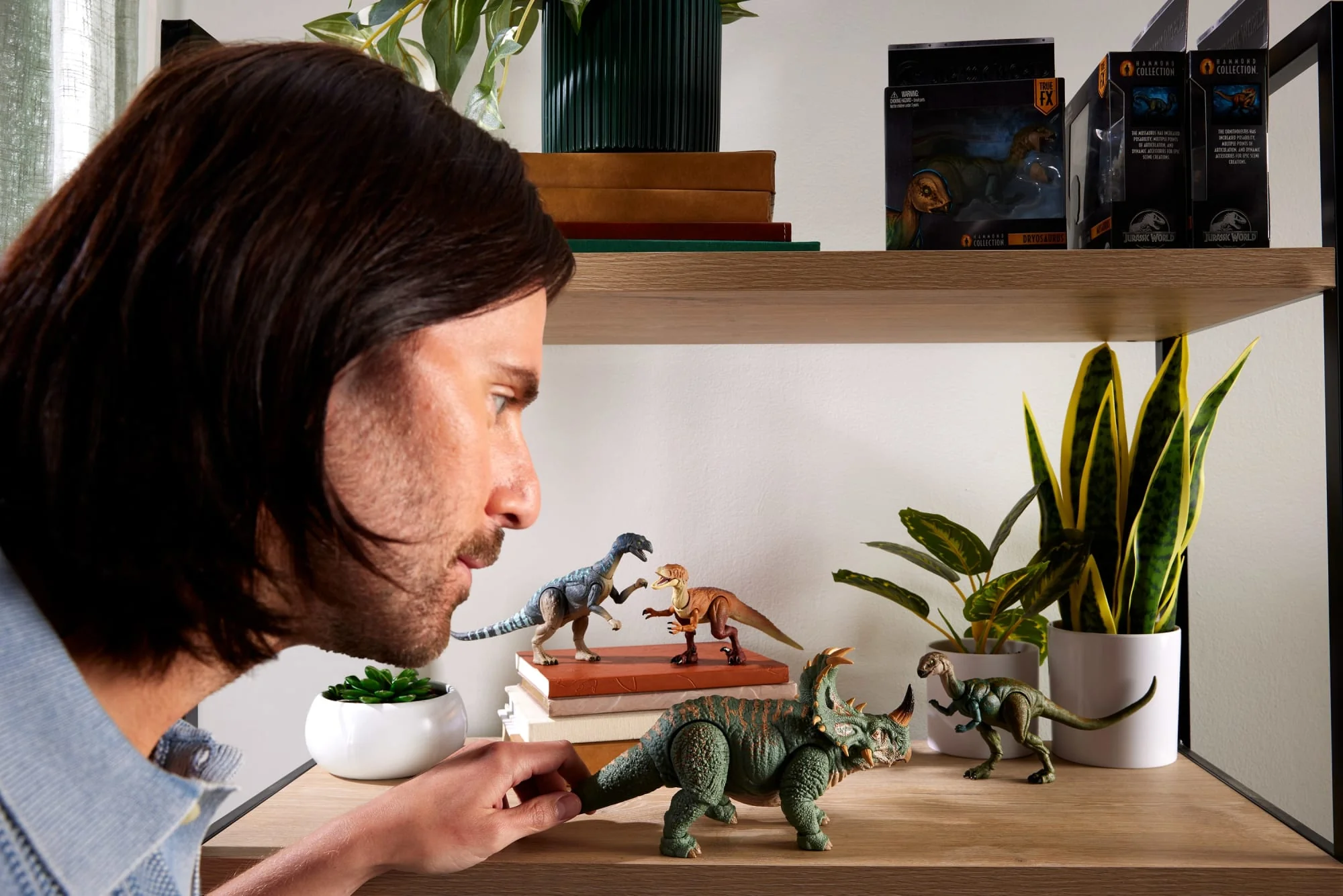 Jurassic World Hammond Collection Sinoceratops Große Actionfigur Mit Komplexen Bewegungspunkten - Image 2