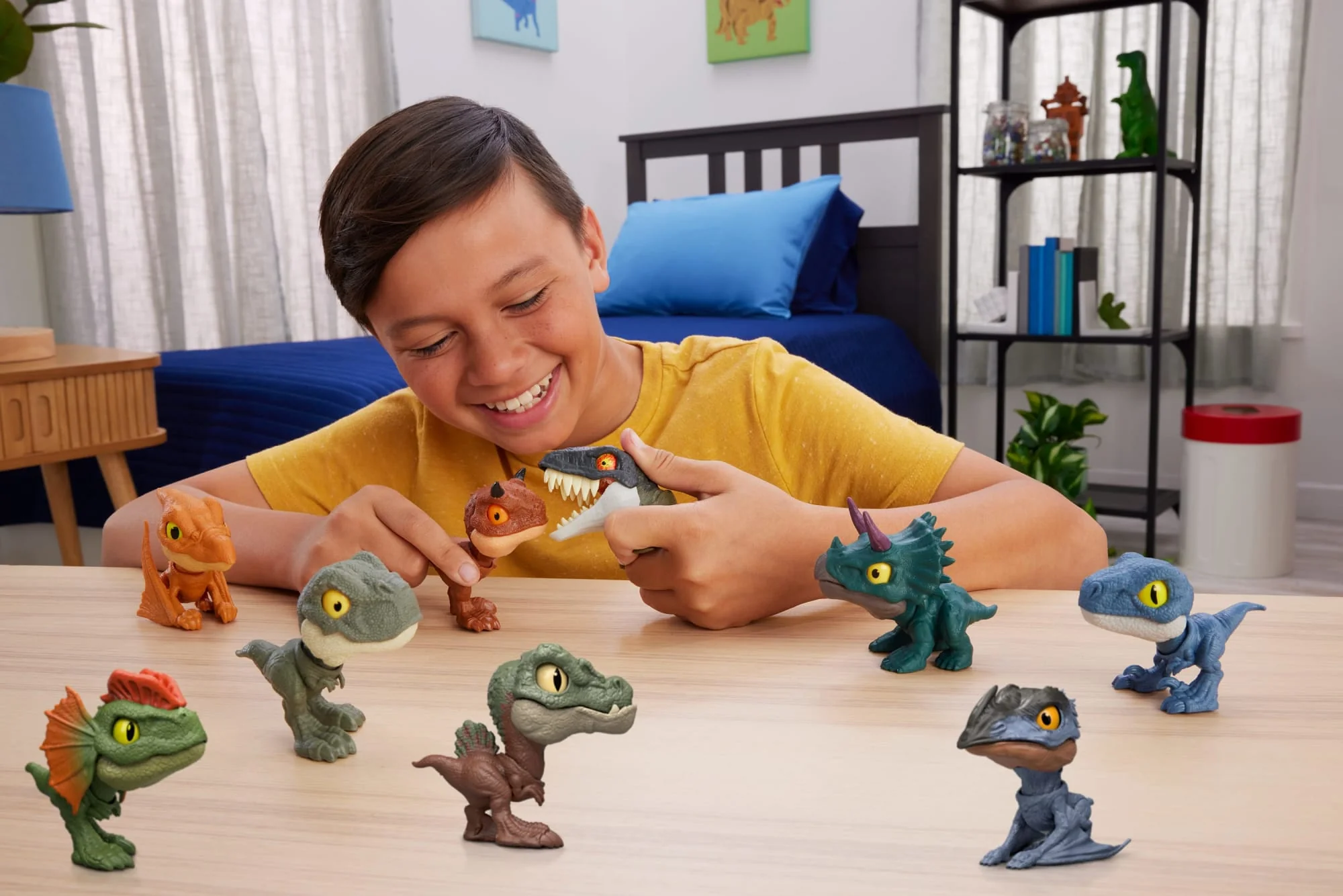 Jurassic World Mighty Little Biters Dinosaur Toy With Bite Action, Eye Change, Collectible Figure - Image 3