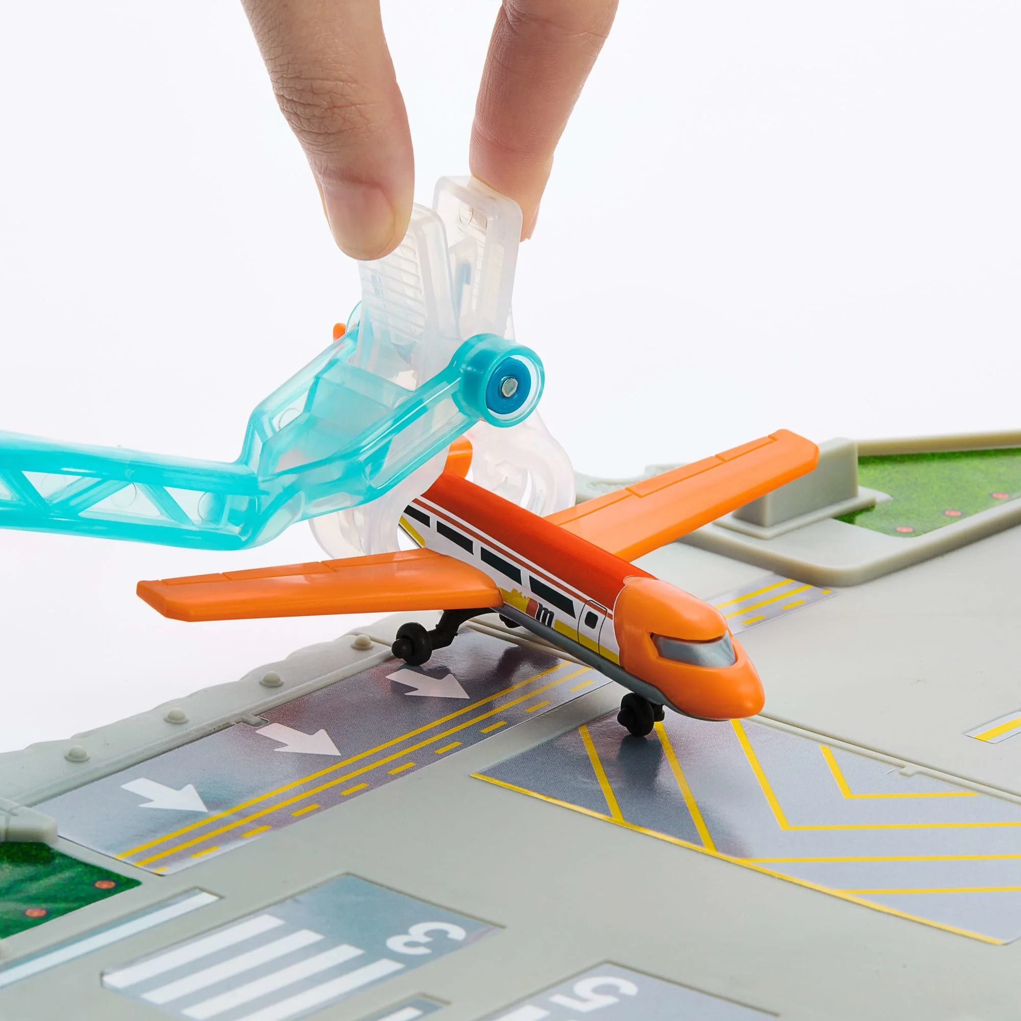 Matchbox Flughafen Abhebe-Abenteuer-Spielset Mit 1 Die-Cast-Audi Und 1 Flugzeug Aus Kunststoff - Image 5