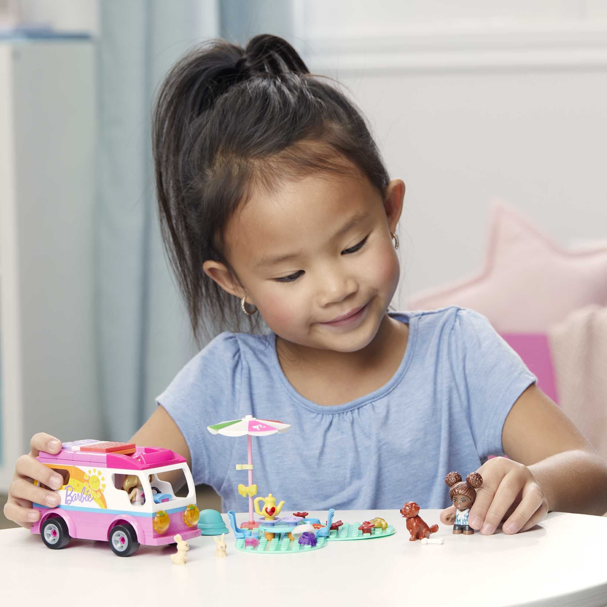 Набор игровой Mega Construx Barbie Поход мечты - Image 3