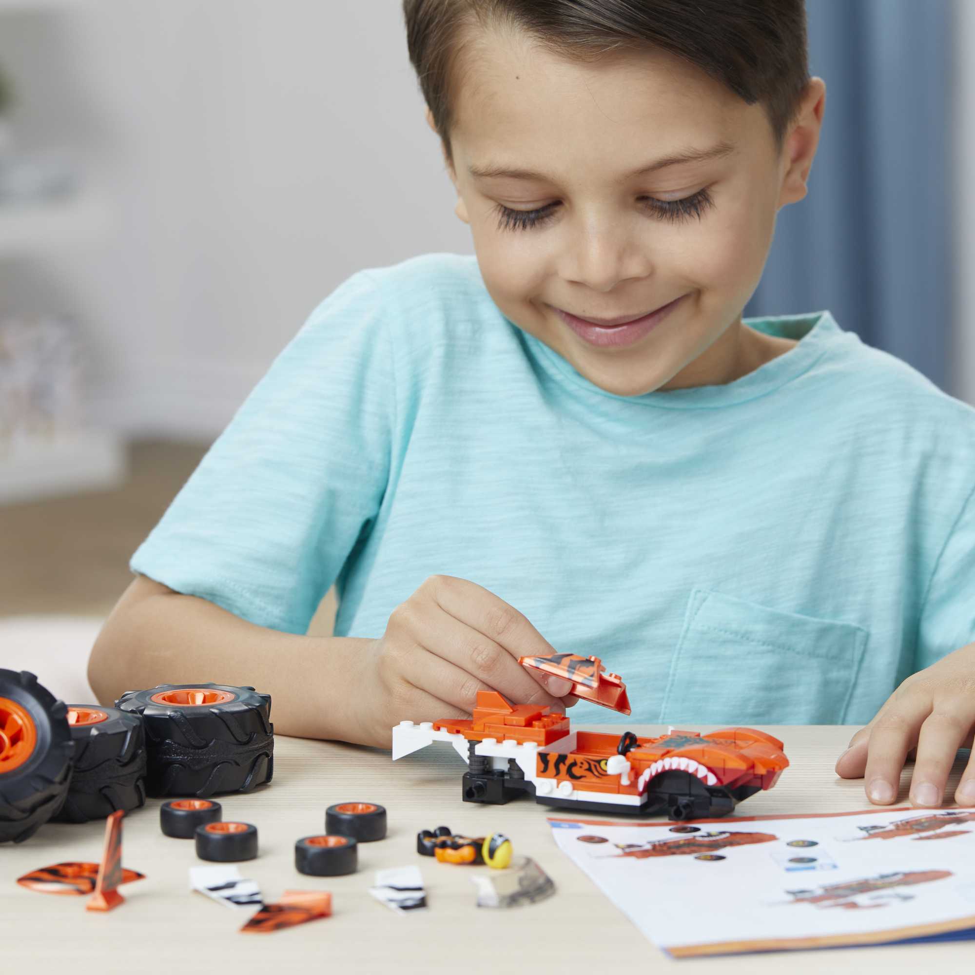 Конструктор Mega Construx Hot Wheels Монстр-трак Тигровая акула - Image 3