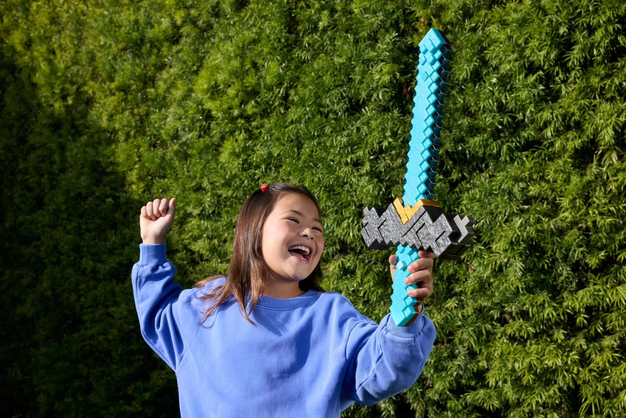 Minecraft Click And Switch Sword And Pickaxe Role-Play 2-In-1 Toy Inspired By The Movie - Image 2