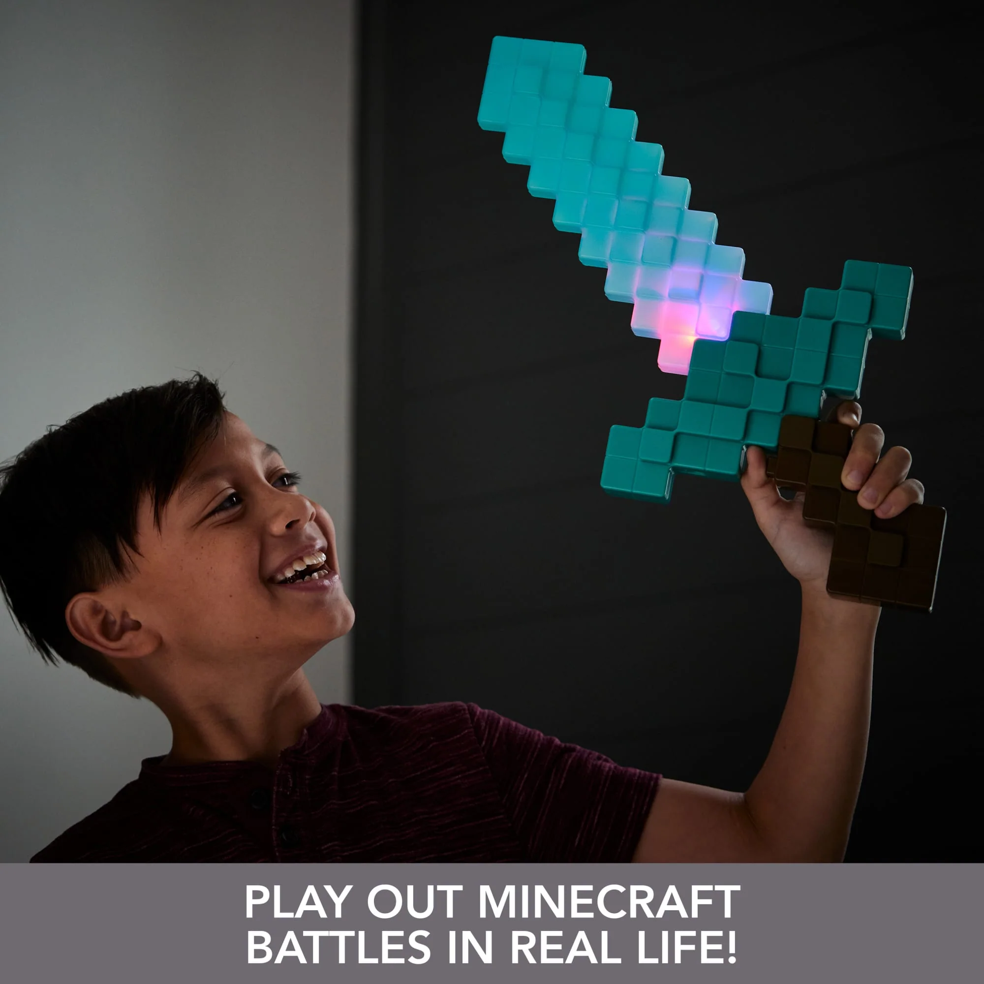 MINECRAFT Enchanted Diamond Sword - Image 3