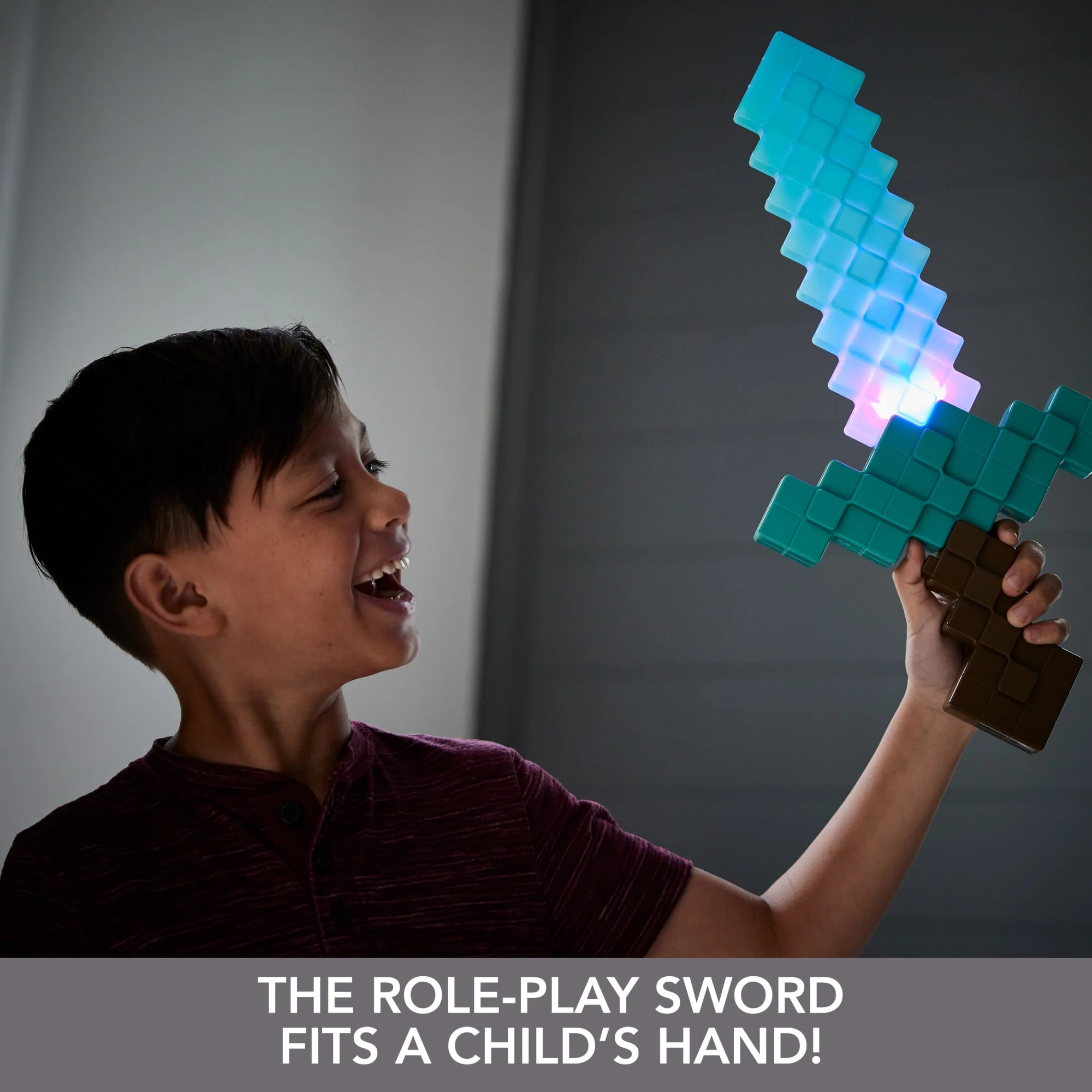 MINECRAFT Enchanted Diamond Sword - Image 4