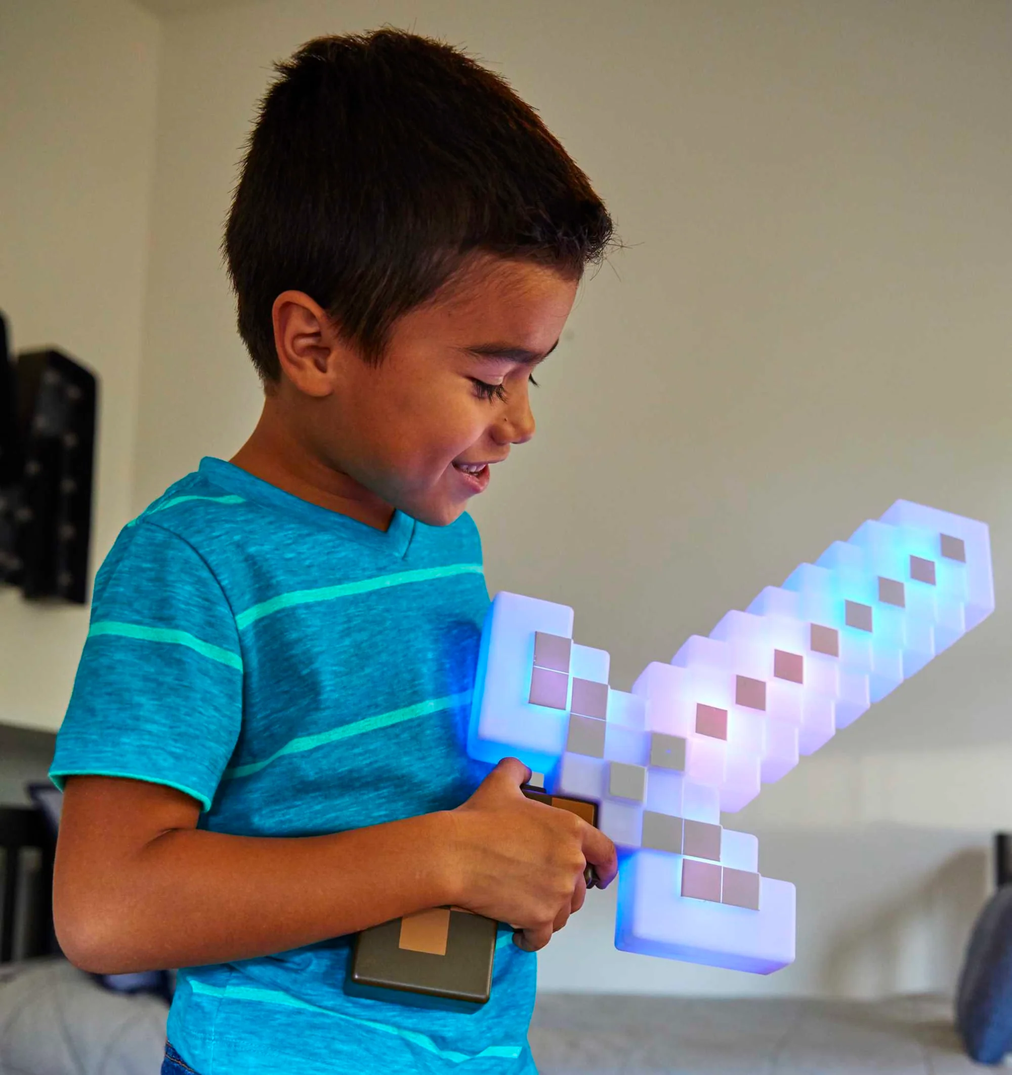 Minecraft Light-Up Adventure Sword - Image 3