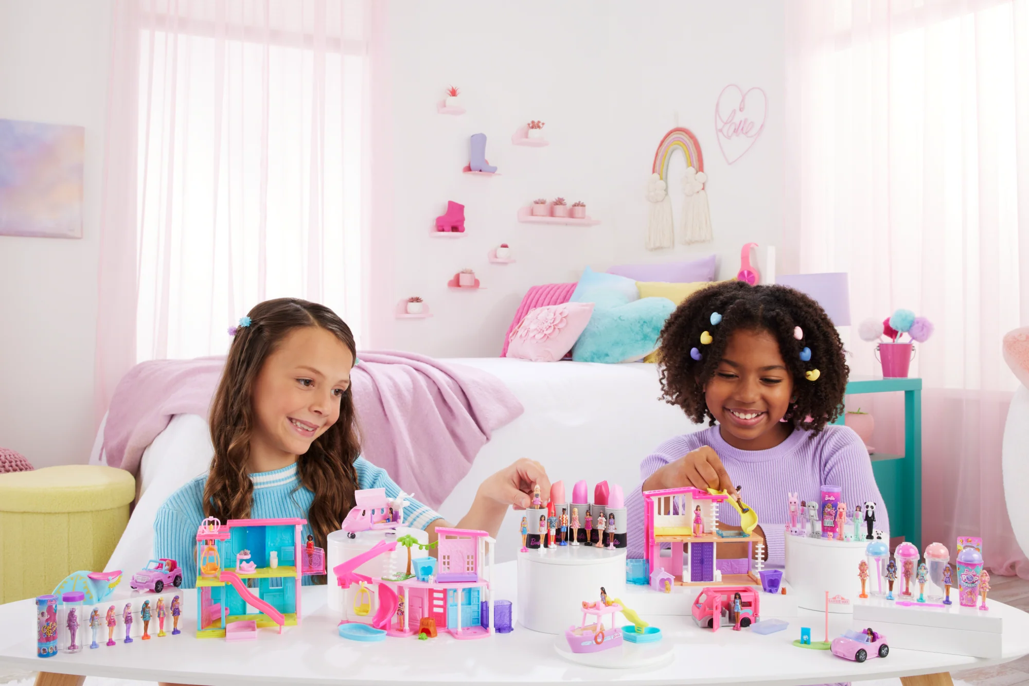 Barbie Mini Barbieland Doll House Playsets With 1.5-Inch Doll, Furniture & Accessories (Styles May Vary) - Image 6