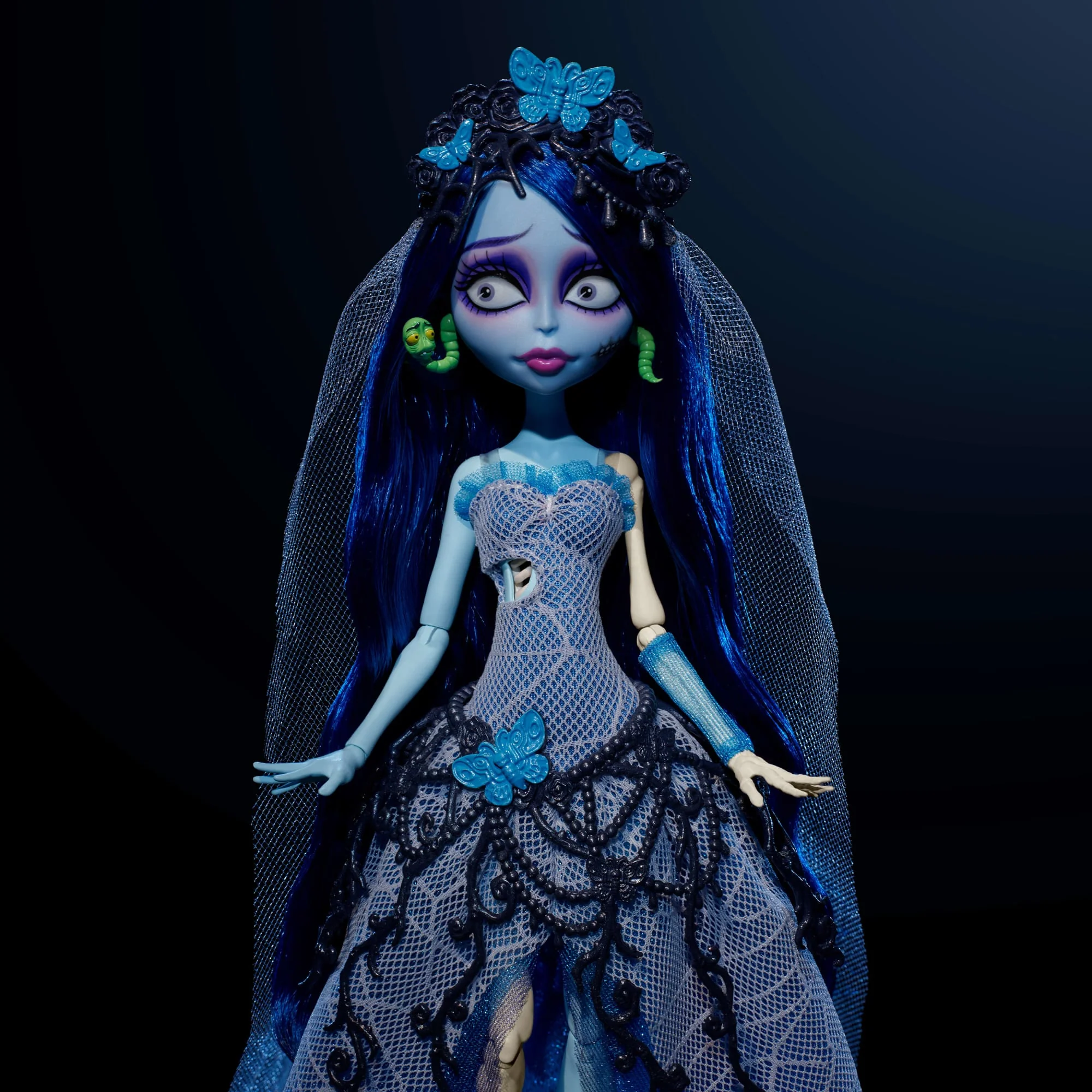 Monster High Skullector Gnijąca panna młoda Lalka kolekcjonerska Emily w gotyckiej sukni ślubnej Zestaw dla kolekcjonerów - Image 2
