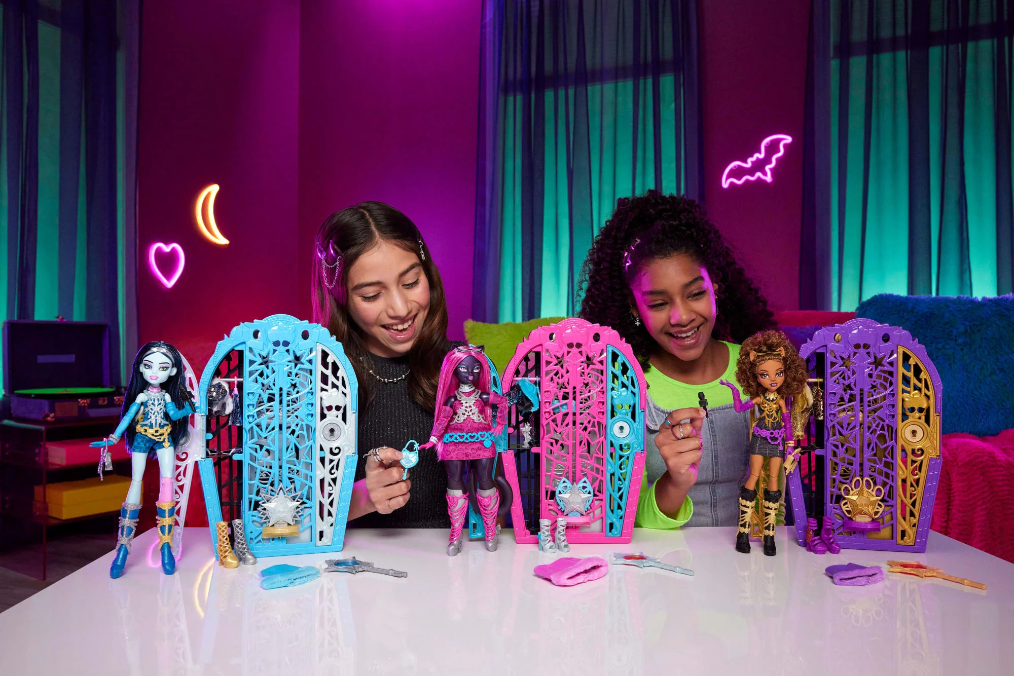 Monster High Skulltimate Secrets Hauntlywood Mysteries Κούκλα Φράνκι Με 19+ Εκπλήξεις - Image 2