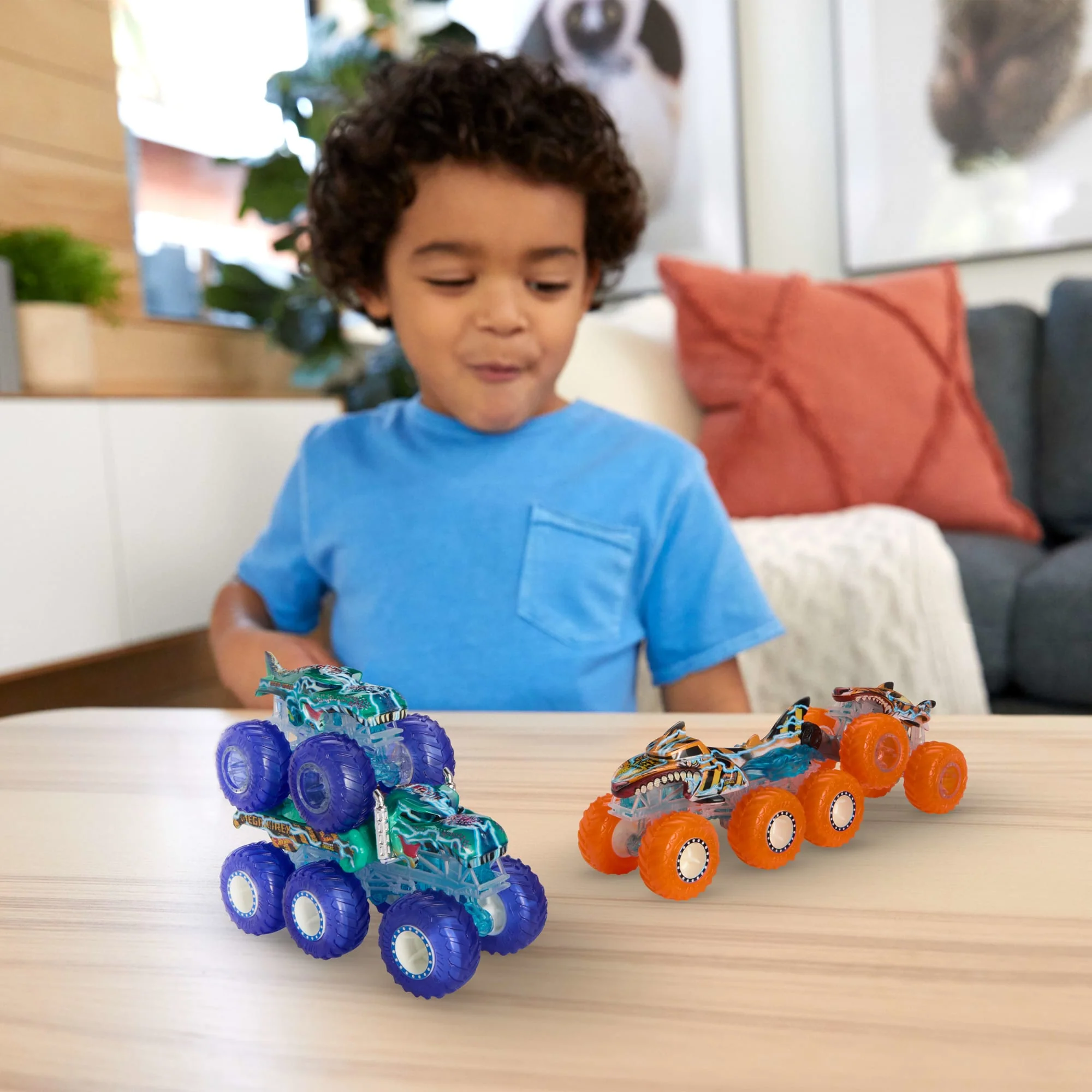 Multipack De Camiones Y Big Rigs De Juguete De Power Smashers De Monster Trucks De Hot Wheels (4 Camiones De Juguete) - Image 2