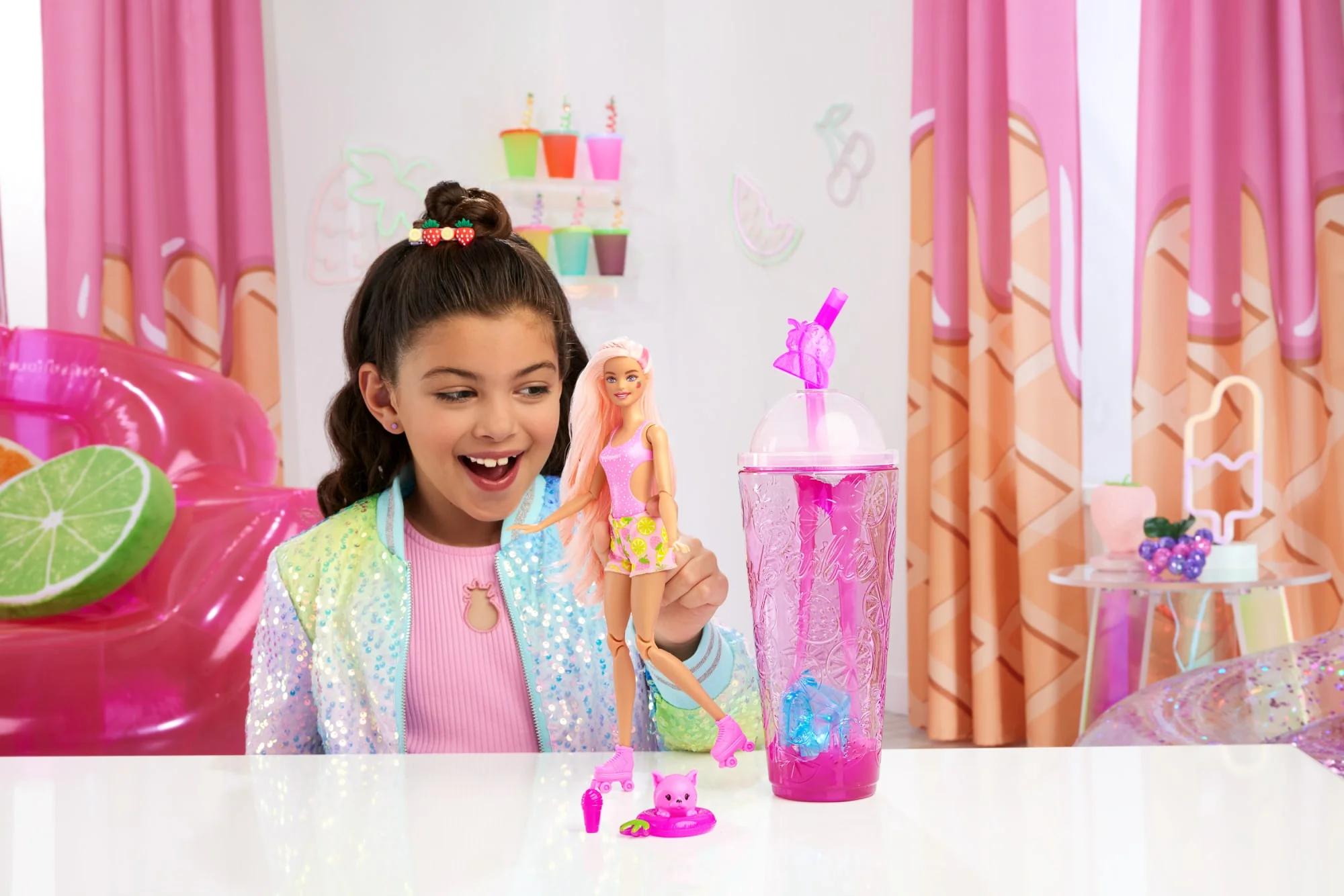 Muñeca Barbie Pop Reveal De La Colección Aroma De Frutas, Muñeca Con Temática De Limonada De Fresa Con Ocho Sorpresas, Entre Las Que Se Incluyen Una Mascota, Slime, Muñecas Perfumadas Y Función De Cambio De Color - Image 2