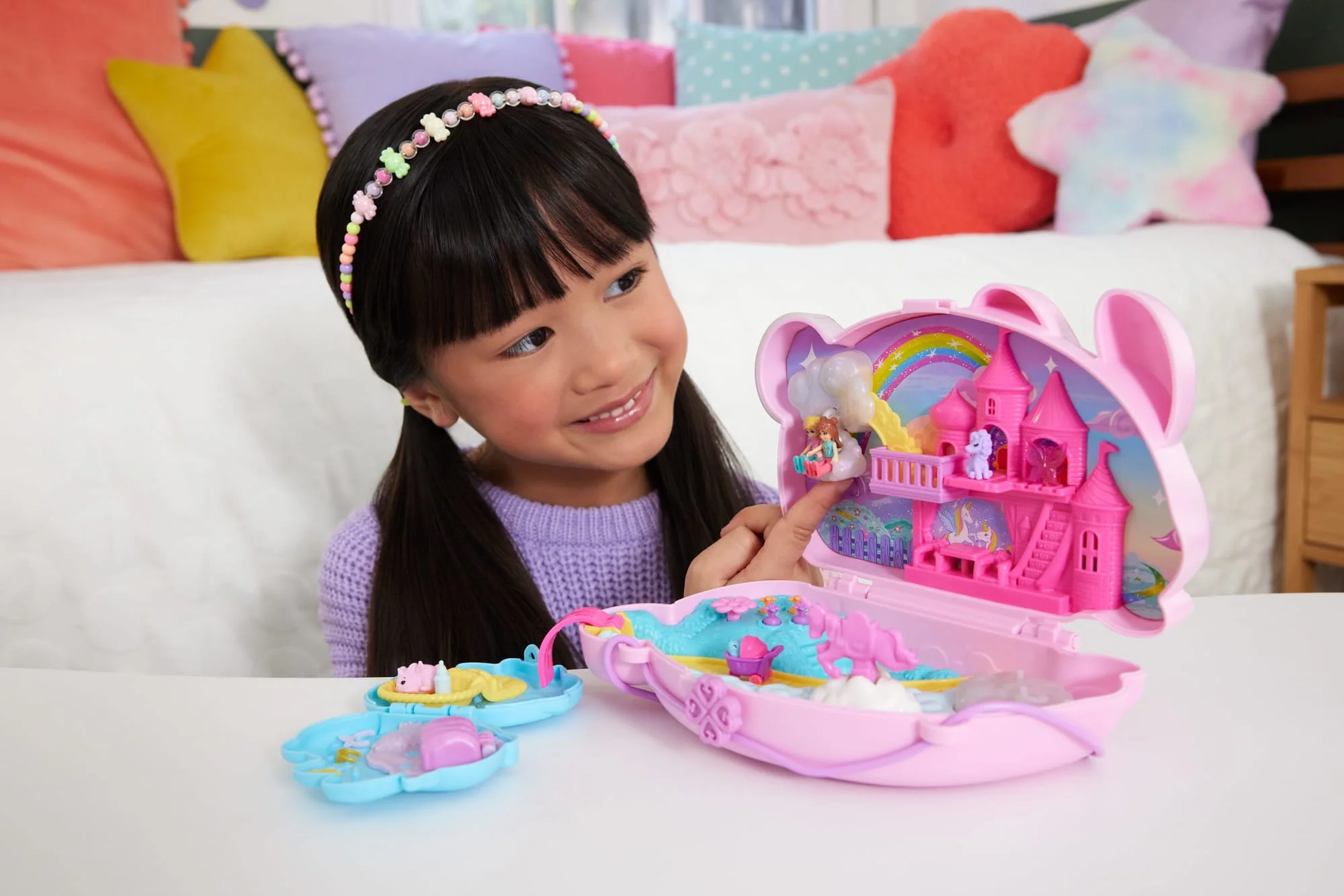 Polly Pocket 2-In-1-Bunny Fun Schatulle, Tragbares Taschen-Spielset Mit 2 Puppen Und 12 Zubehörteilen Inklusive Tieren - Image 2