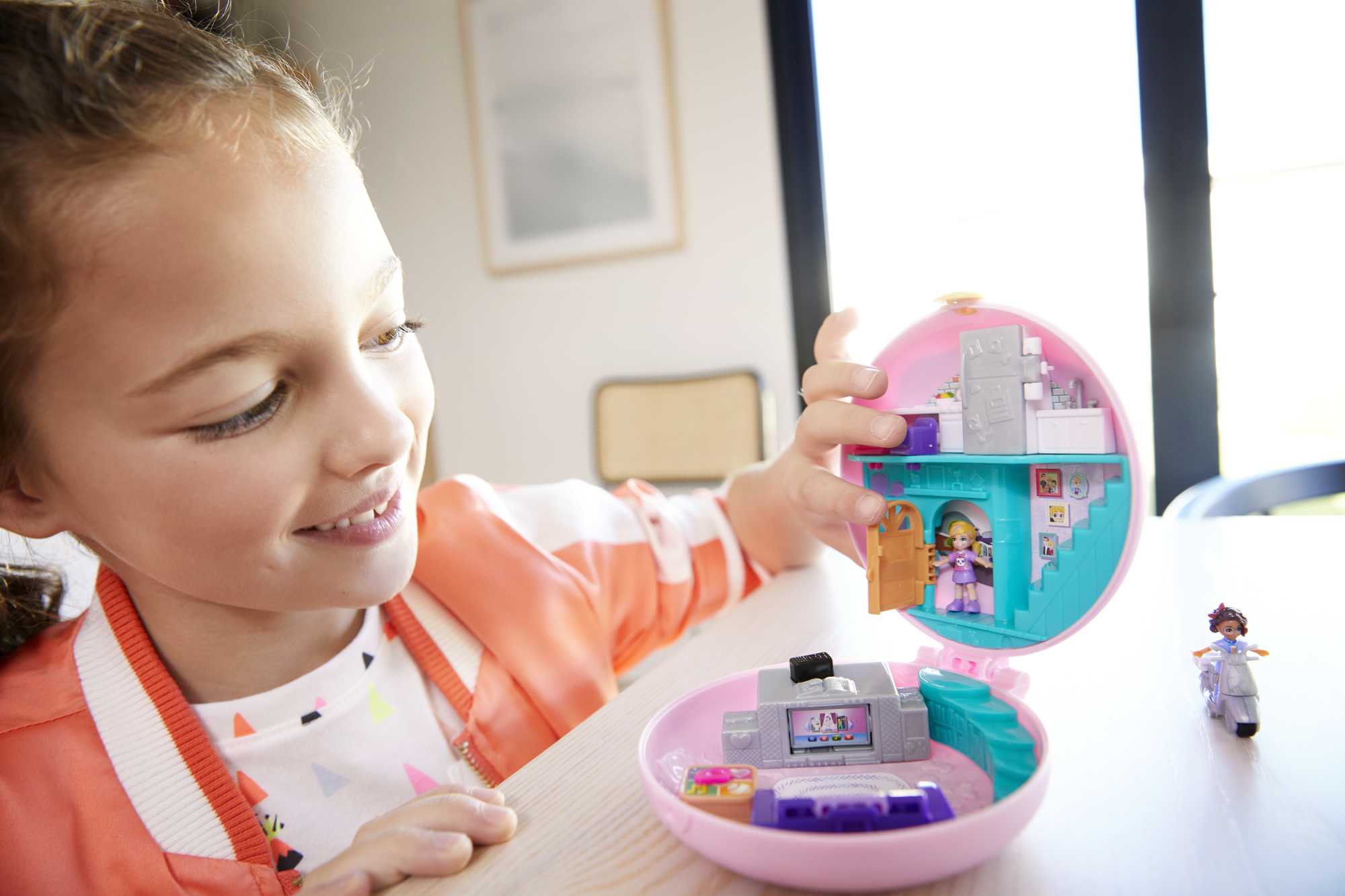 Polly Pocket Donut Pajama Party - Image 2
