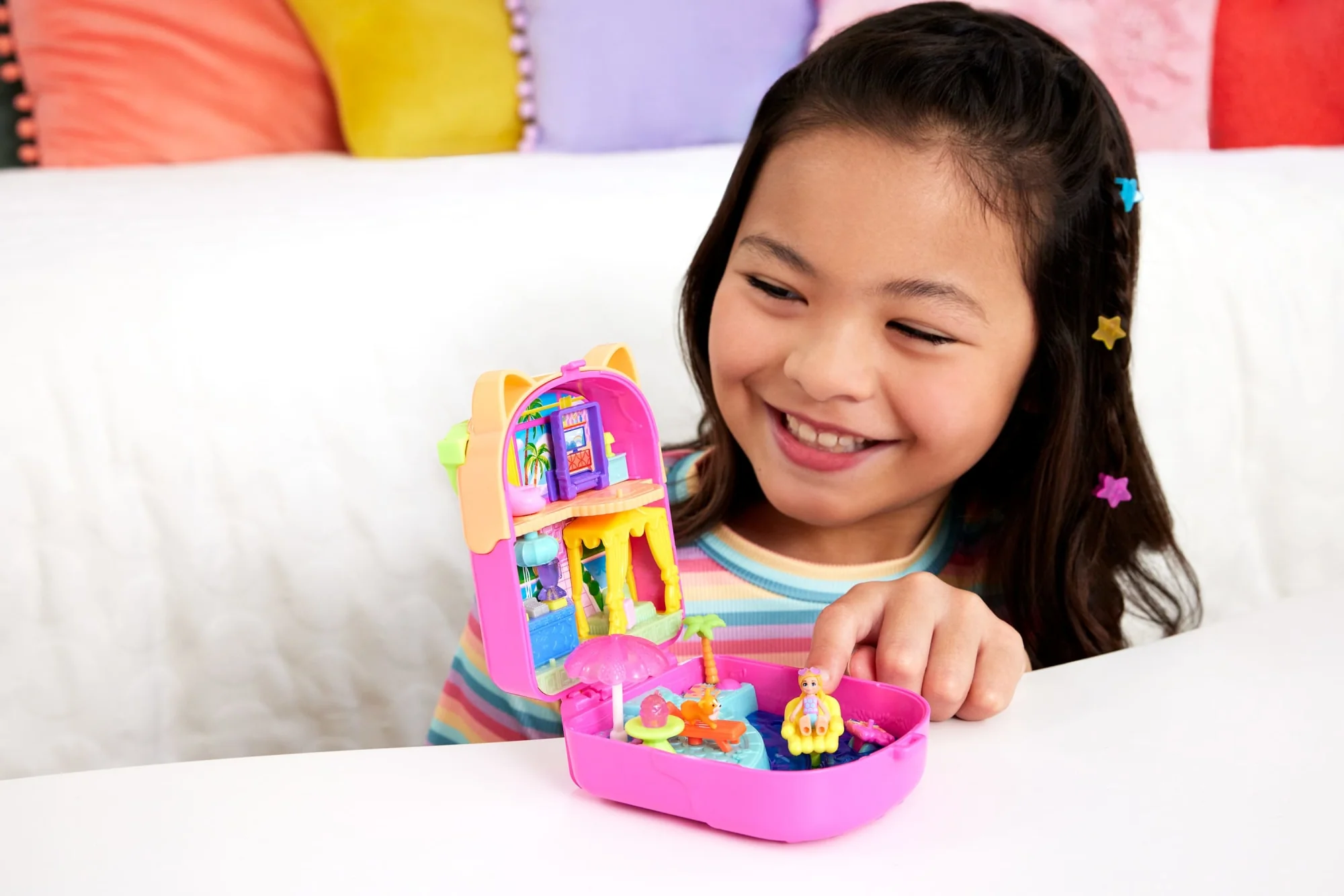 Polly Pocket Kotek Lód na patyku – Hotelik Zestaw kompaktowy, 1 mikro lalka, 1 figurka pieska i akcesoria Zabawka 4+ - Image 2